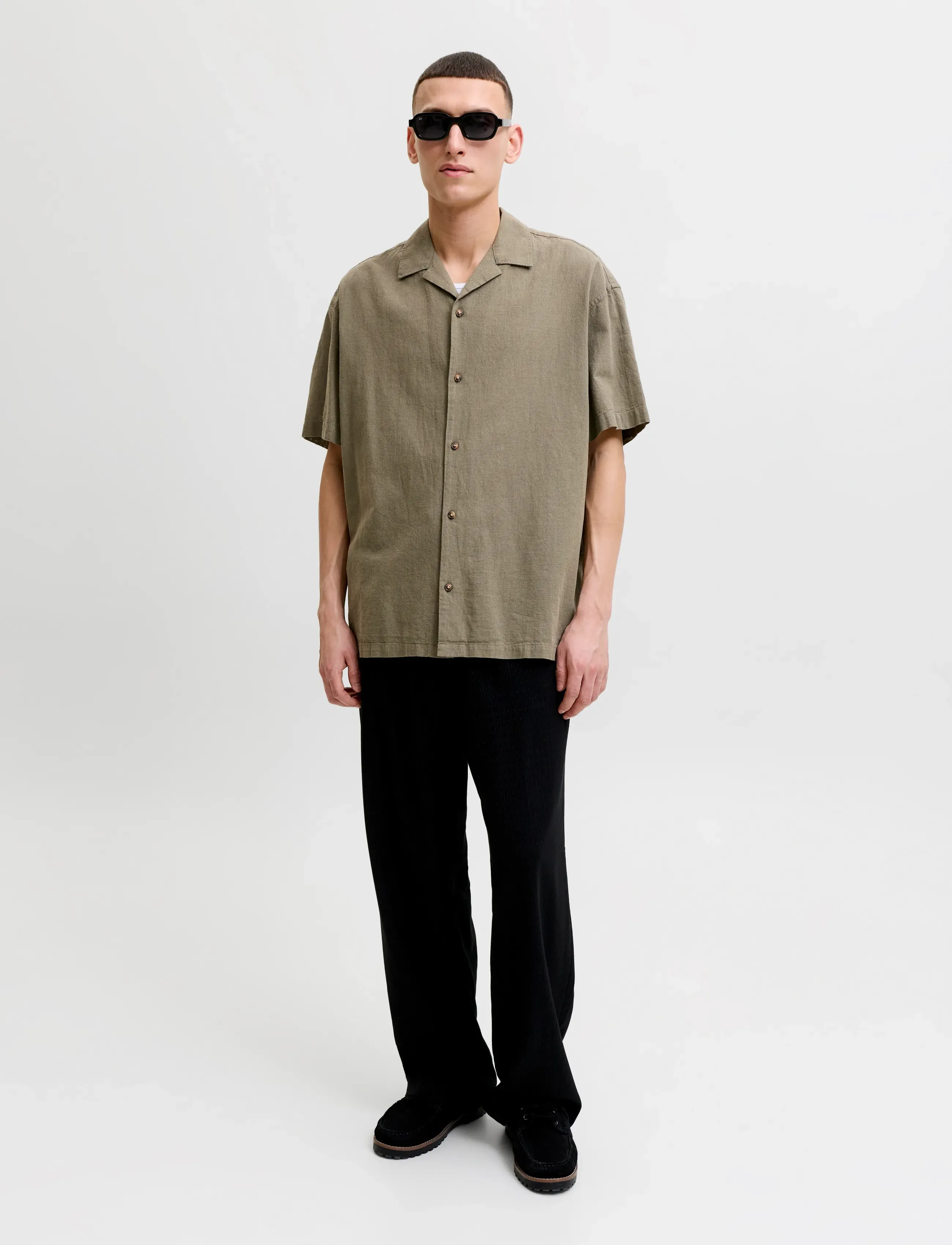Jack & Jones - JJESUMMER LINEN BLEND RESORT SHIRT SS SN - hørskjorter - dusty olive - 3