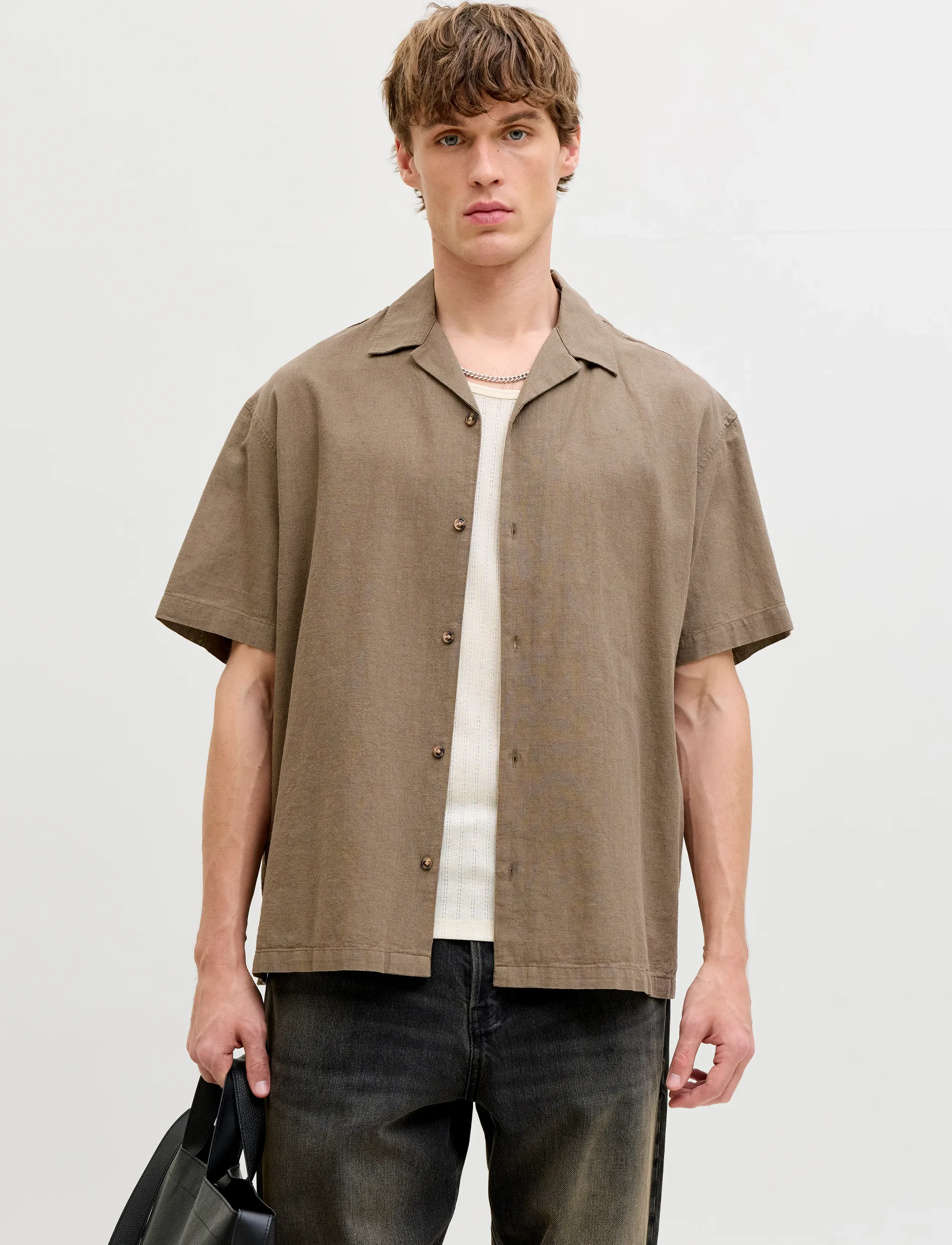 Jack & Jones JJESUMMER LINEN BLEND RESORT SHIRT SS SN - Kampaania - FALCON / beige