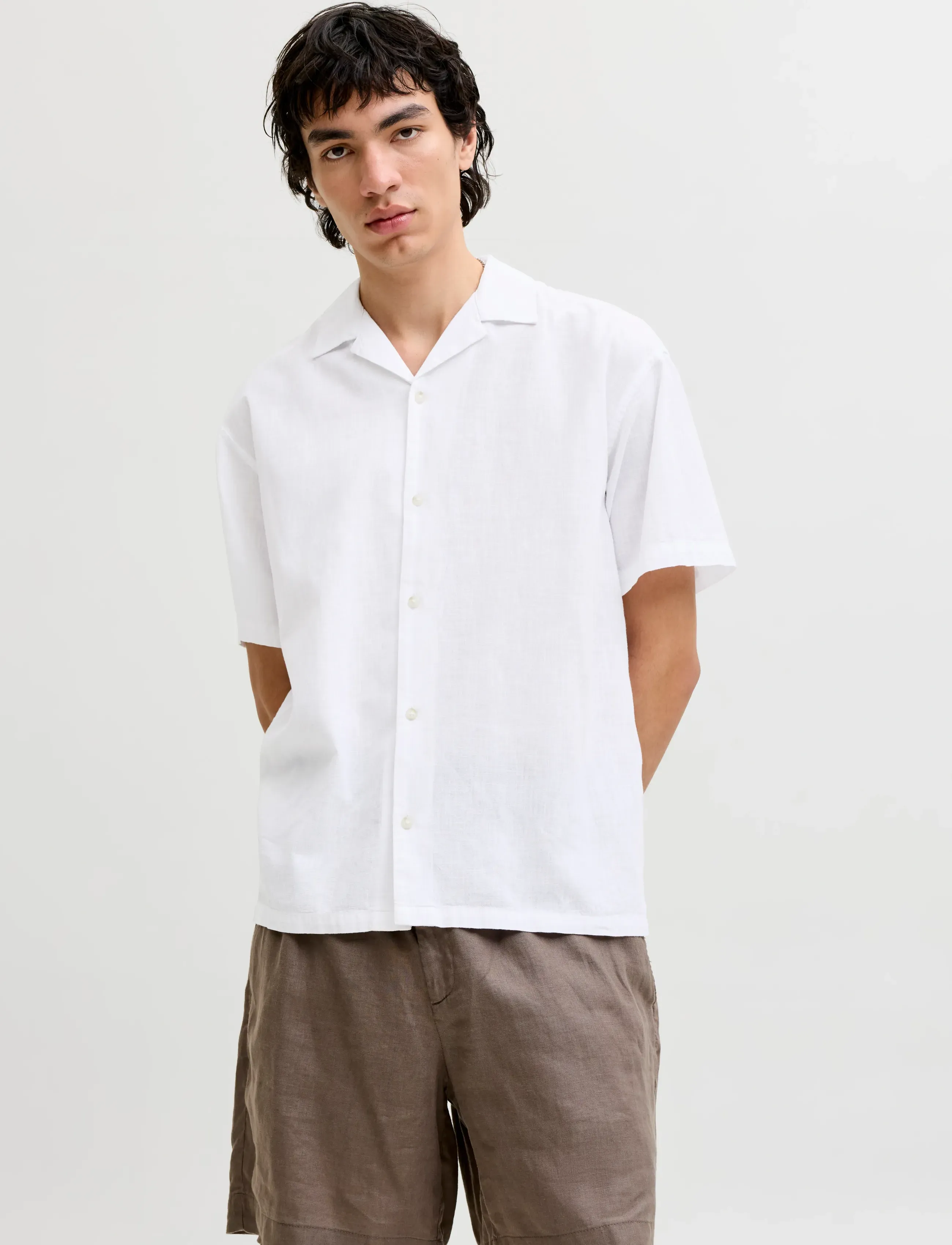 Jack & Jones JJESUMMER LINEN BLEND RESORT SHIRT SS SN - Skjorter - WHITE / white