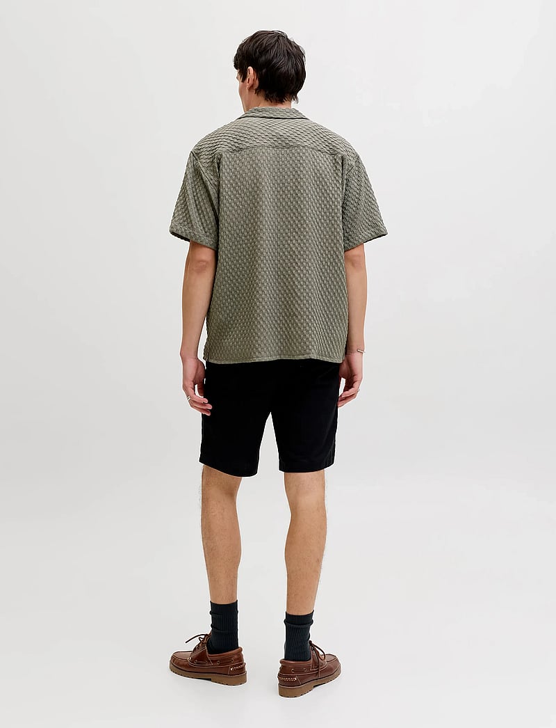 Jack & Jones - JJSEAN RESORT SHIRT SS - kortærmede skjorter - vetiver - 3