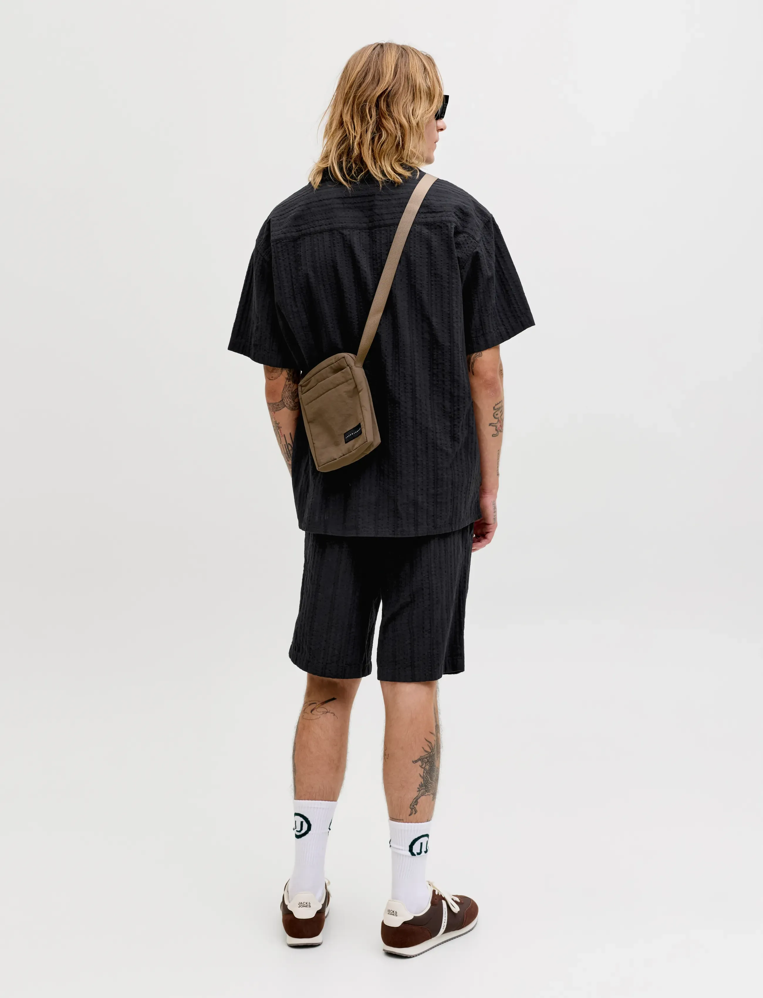 Jack & Jones - JJETYSON RESORT SHIRT SS SN - kortærmede skjorter - black - 2