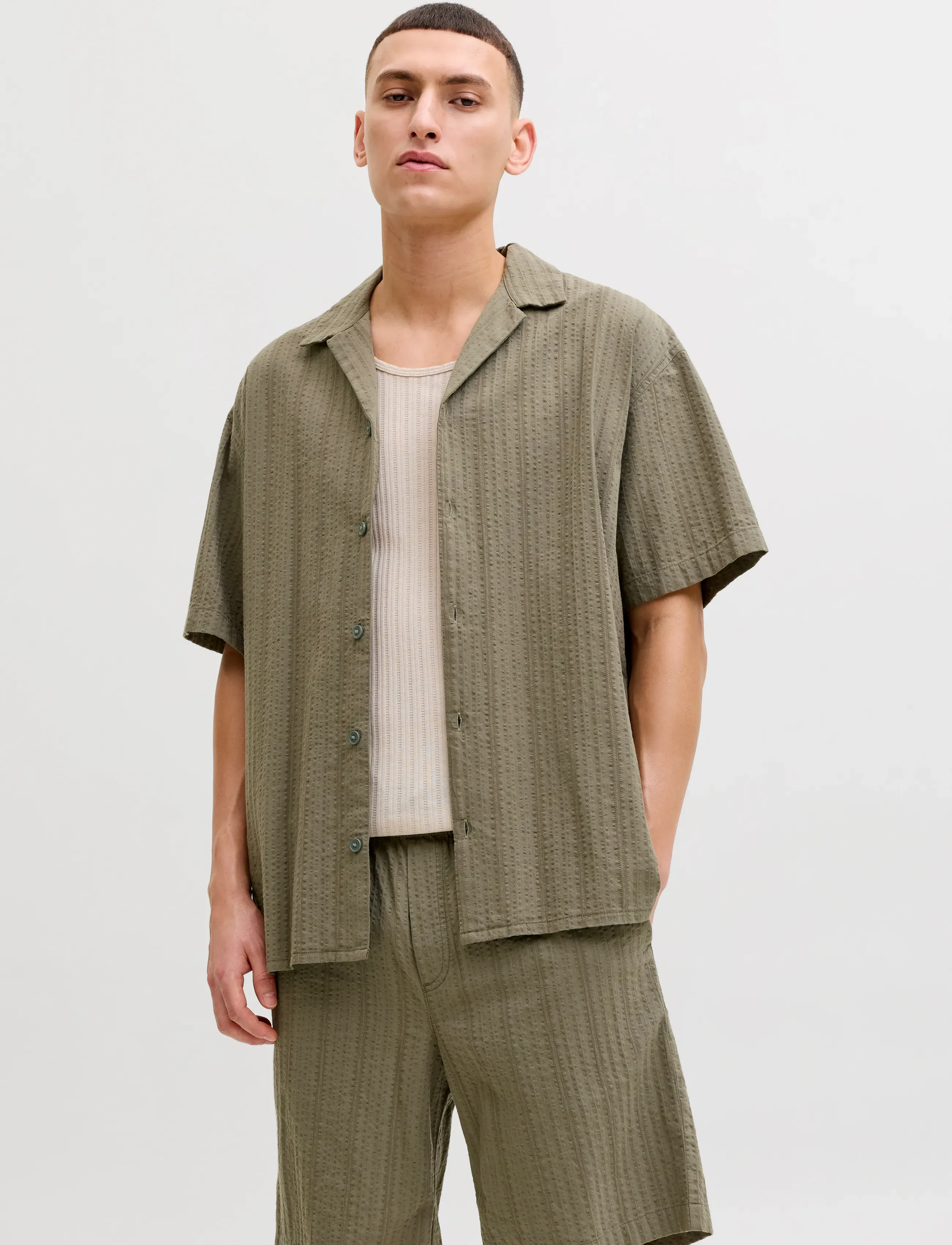 Jack & Jones JJETYSON RESORT SHIRT SS SN - Hemden - VETIVER / khaki/green