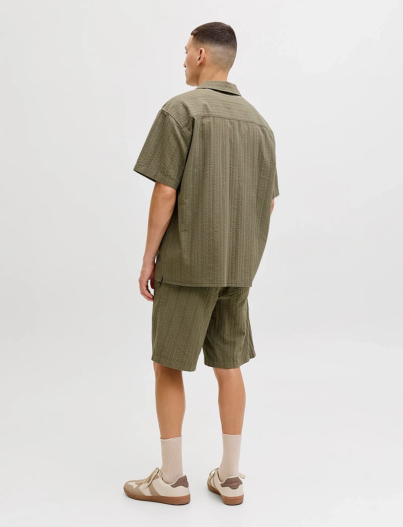 Jack & Jones - JJETYSON RESORT SHIRT SS SN - kortærmede skjorter - vetiver - 2