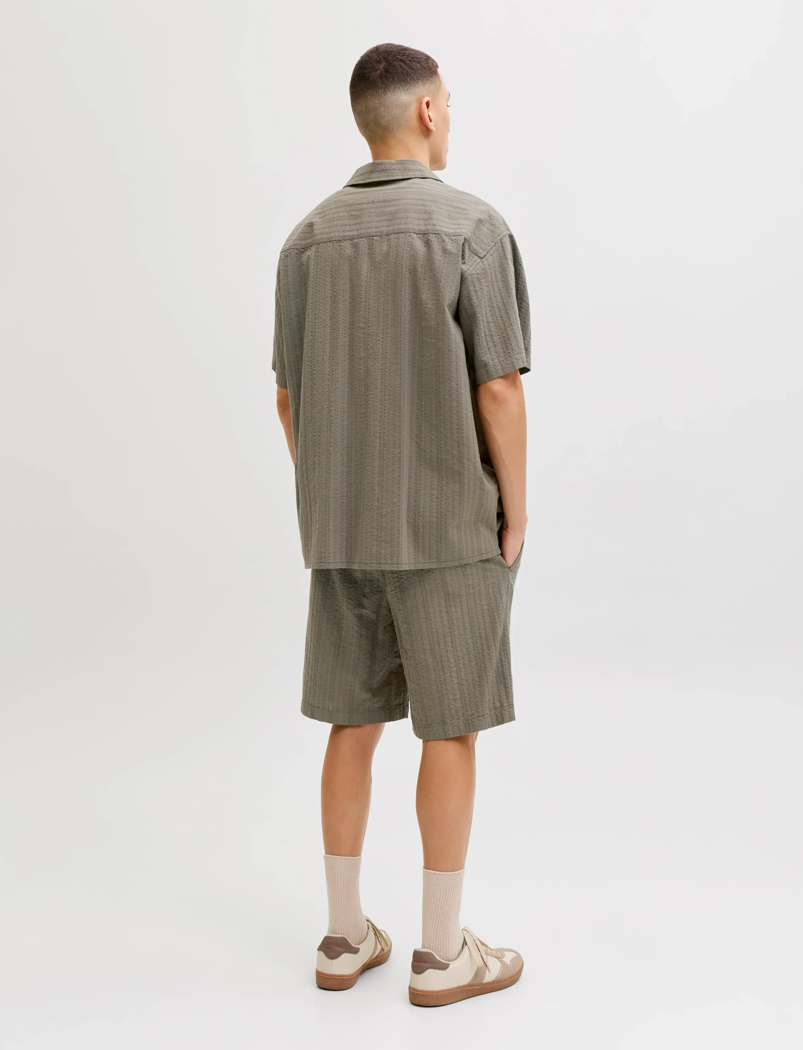 Jack & Jones - JPSTJAIDEN TYSON JOGGER SHORTS REG - lühikesed vabaajapüksid - vetiver - 3