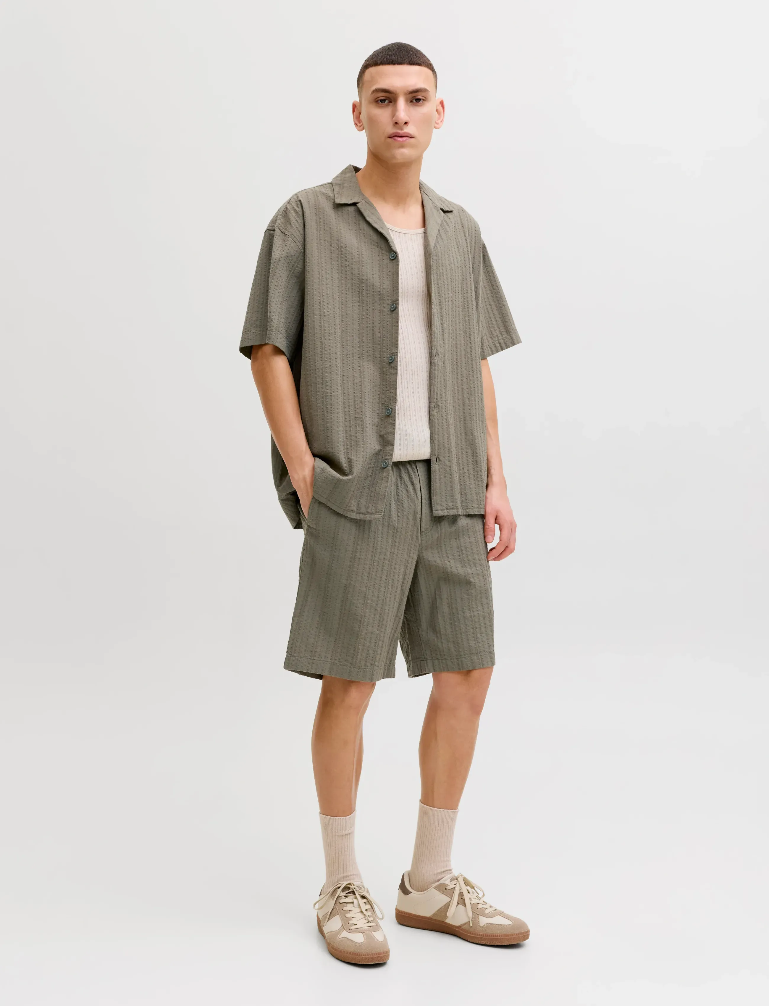 Jack & Jones - JPSTJAIDEN TYSON JOGGER SHORTS REG - lühikesed vabaajapüksid - vetiver - 4