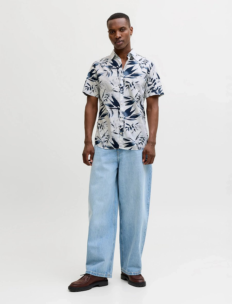 Jack & Jones - JJHONOLULU AOP SHIRT SS - kurzarmhemden - cloud dancer - 4