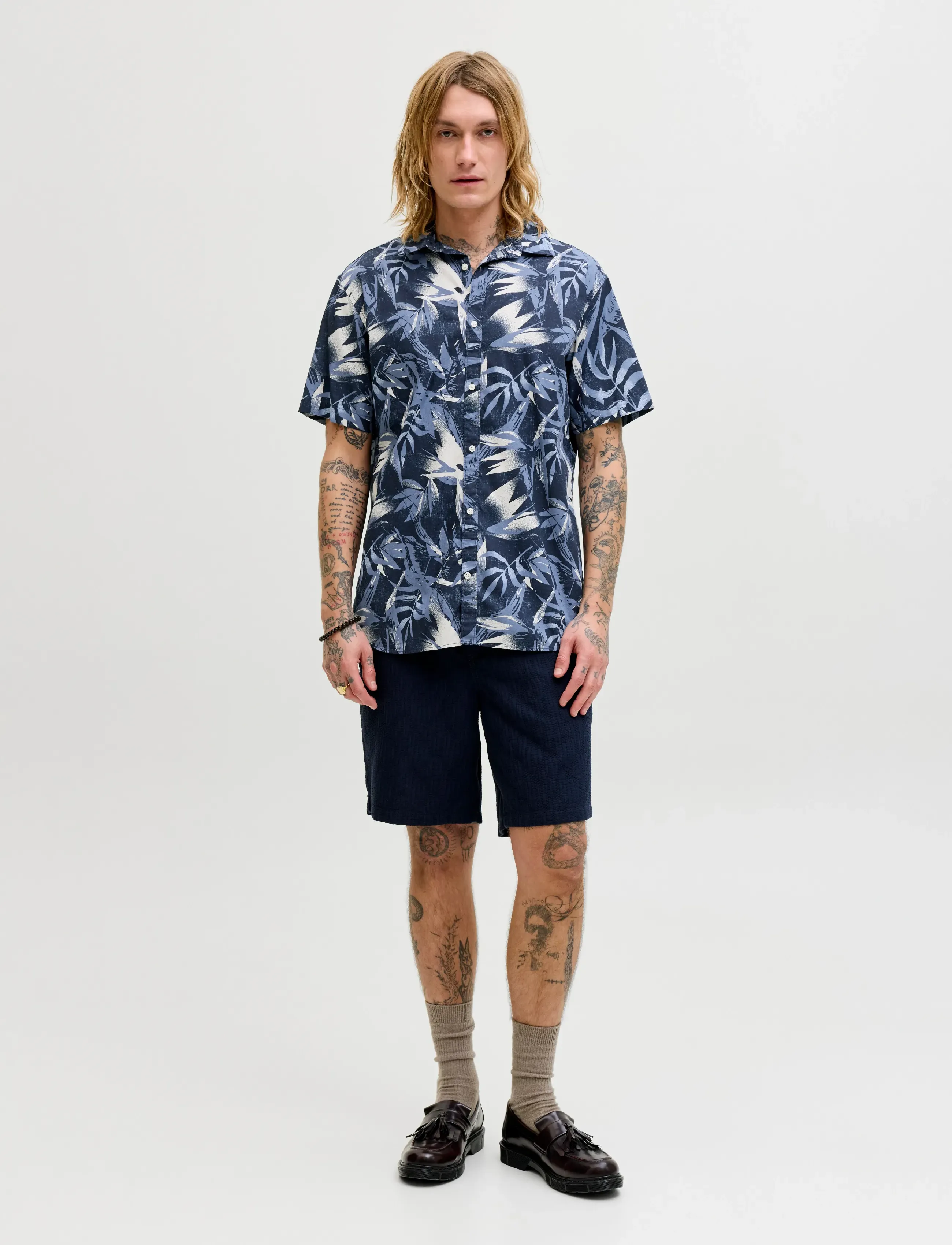 Jack & Jones - JJHONOLULU AOP SHIRT SS - kurzarmhemden - navy blazer - 3