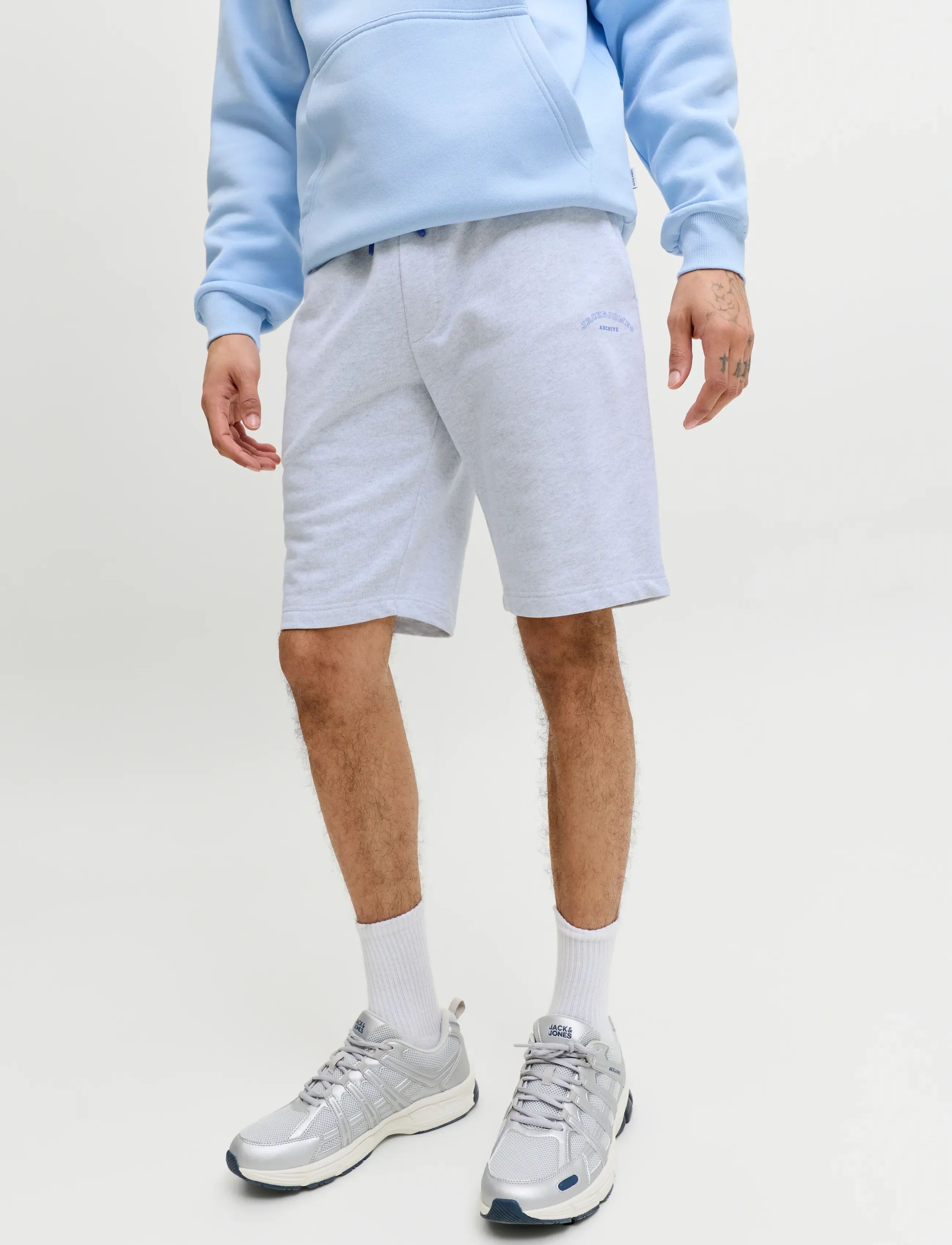 Jack & Jones - JPSTGORDON COLLEGE SWEAT SHORTS MID - sweatshorts - white melange - 5