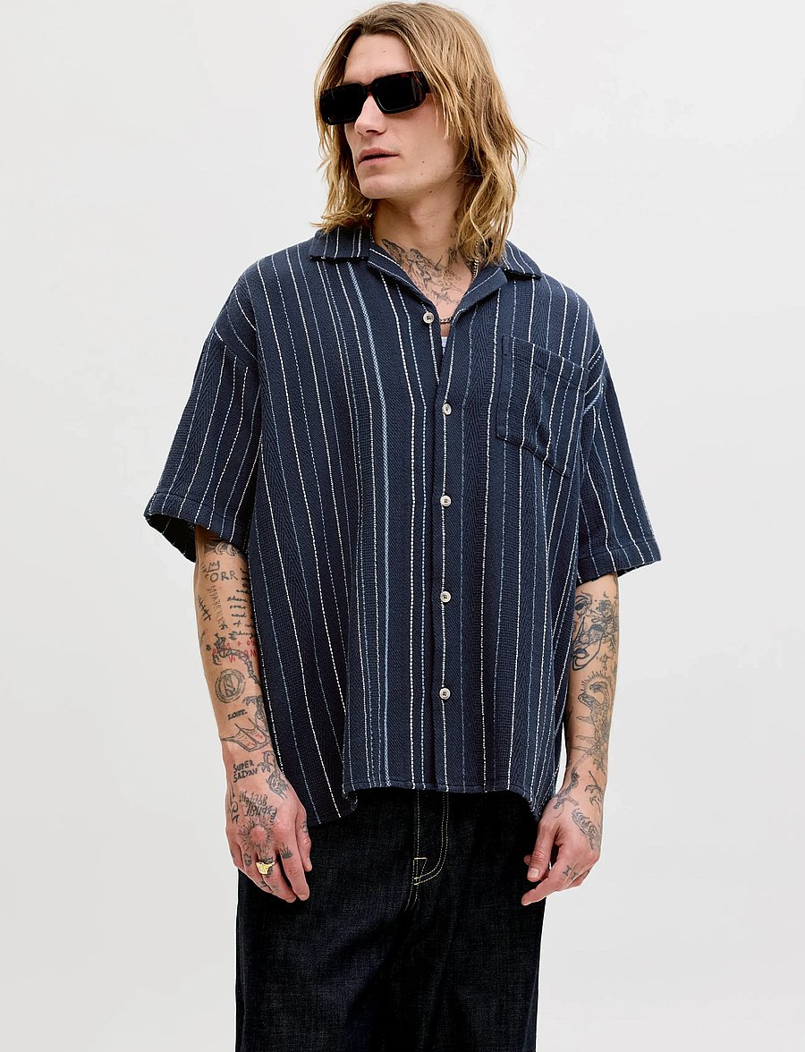 Jack & Jones - JJEBRADLEY STRIPED RESORT SHIRT SS LN - triibulised särgid - navy blazer - 0