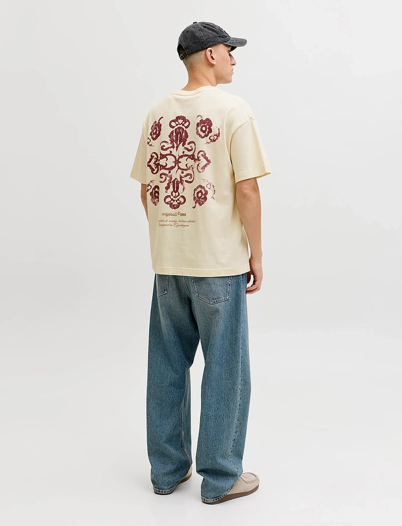 Jack & Jones - JORMONTAUK BACK GRAPHIC TEE SSCN EA26 SN - kortærmede t-shirts - antique white - 3