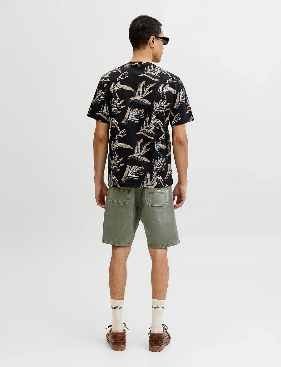 Jack & Jones - JORMONTAUK AOP TEE CREW NECK - marškinėliai trumpomis rankovėmis - black - 2