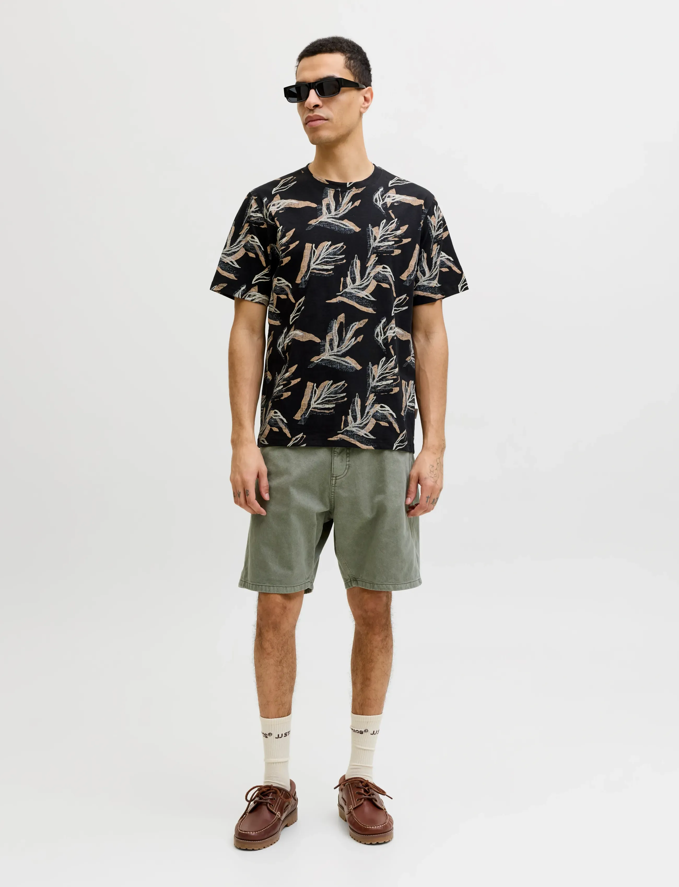Jack & Jones - JORMONTAUK AOP TEE CREW NECK - kortärmade t-shirts - black - 3