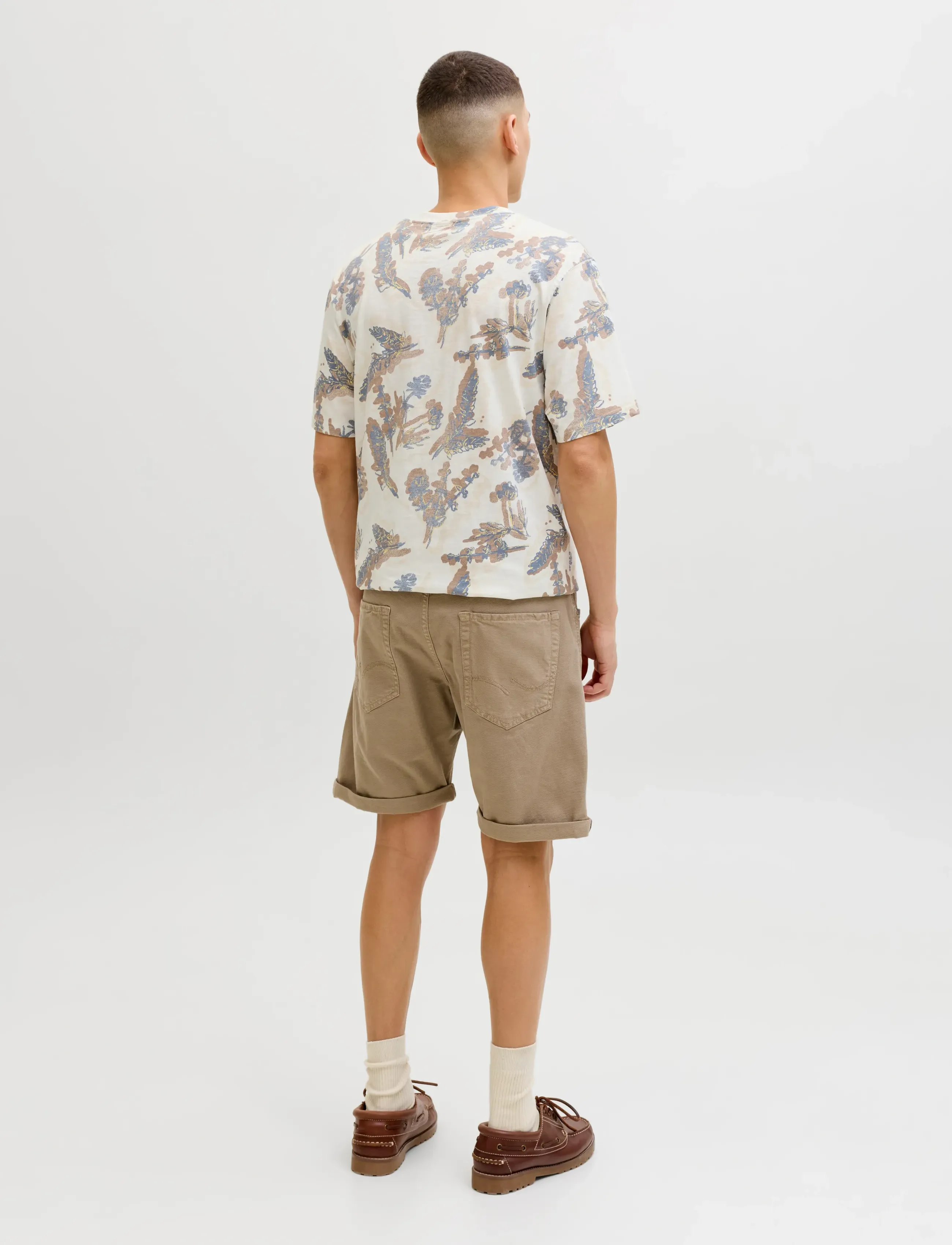 Jack & Jones - JORMONTAUK AOP TEE CREW NECK - kortärmade t-shirts - cloud dancer - 2