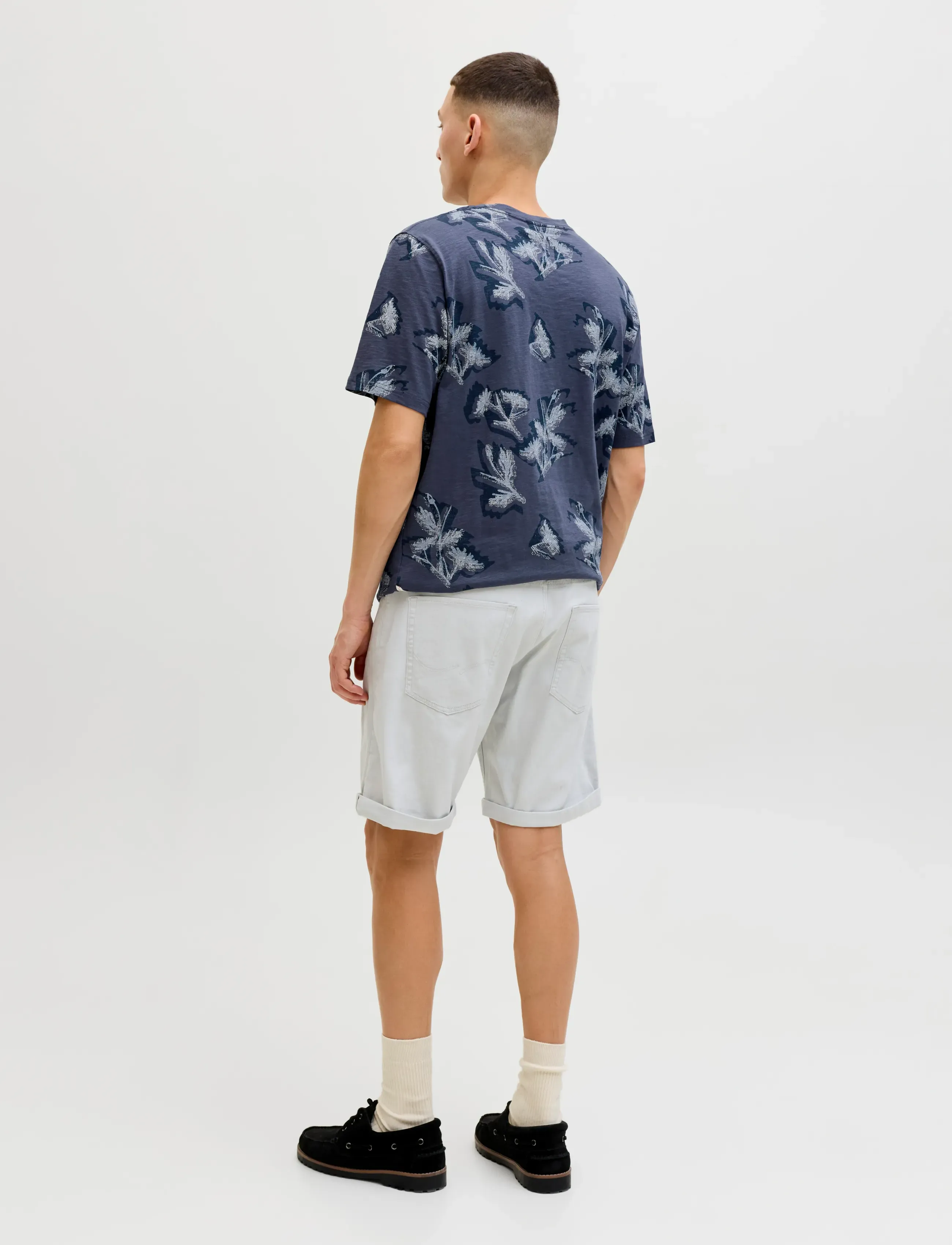 Jack & Jones - JORMONTAUK AOP TEE CREW NECK - short-sleeved t-shirts - odyssey gray - 2