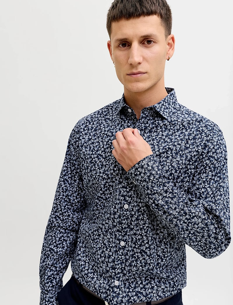 Jack & Jones - JPRBLABLACKPOOL PRINT LS SHIRT - mønstrede skjorter - night sky - 4