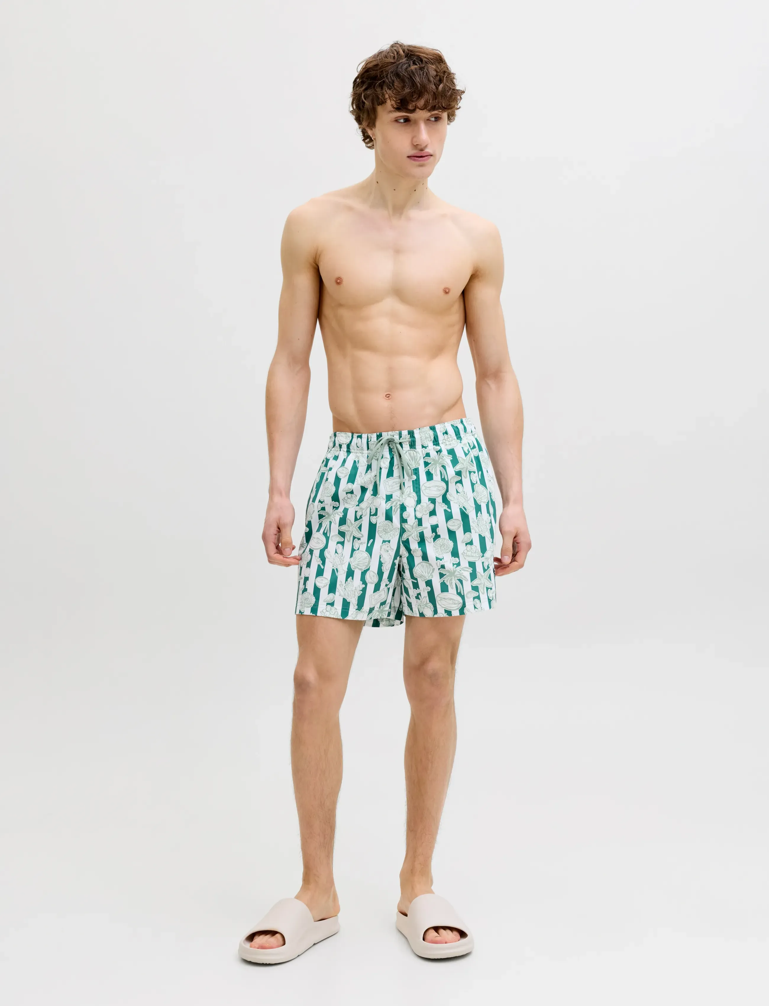 Jack & Jones - JPSTMAUI VIBES NOVELTY AOP SWIM SHORT SN - badeshorts - granite green - 4
