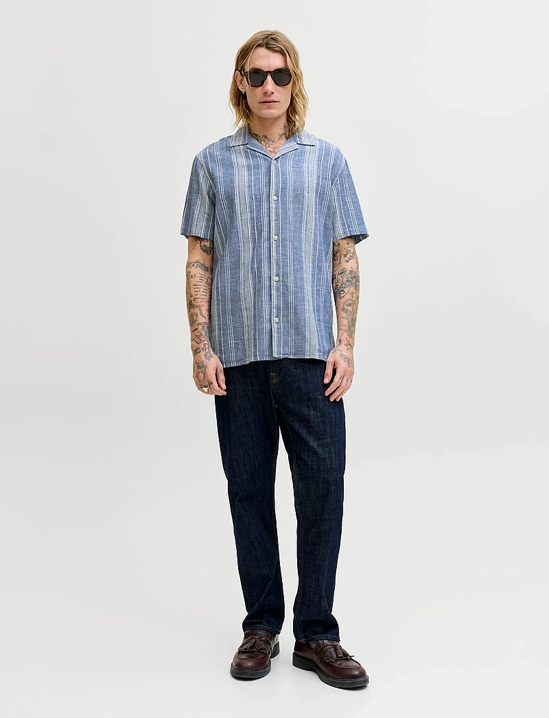 Jack & Jones - JPRBLUSUMMER LIN. BLEN DOBBY SS SHIRT SN - stribede skjorter - ashley blue - 3