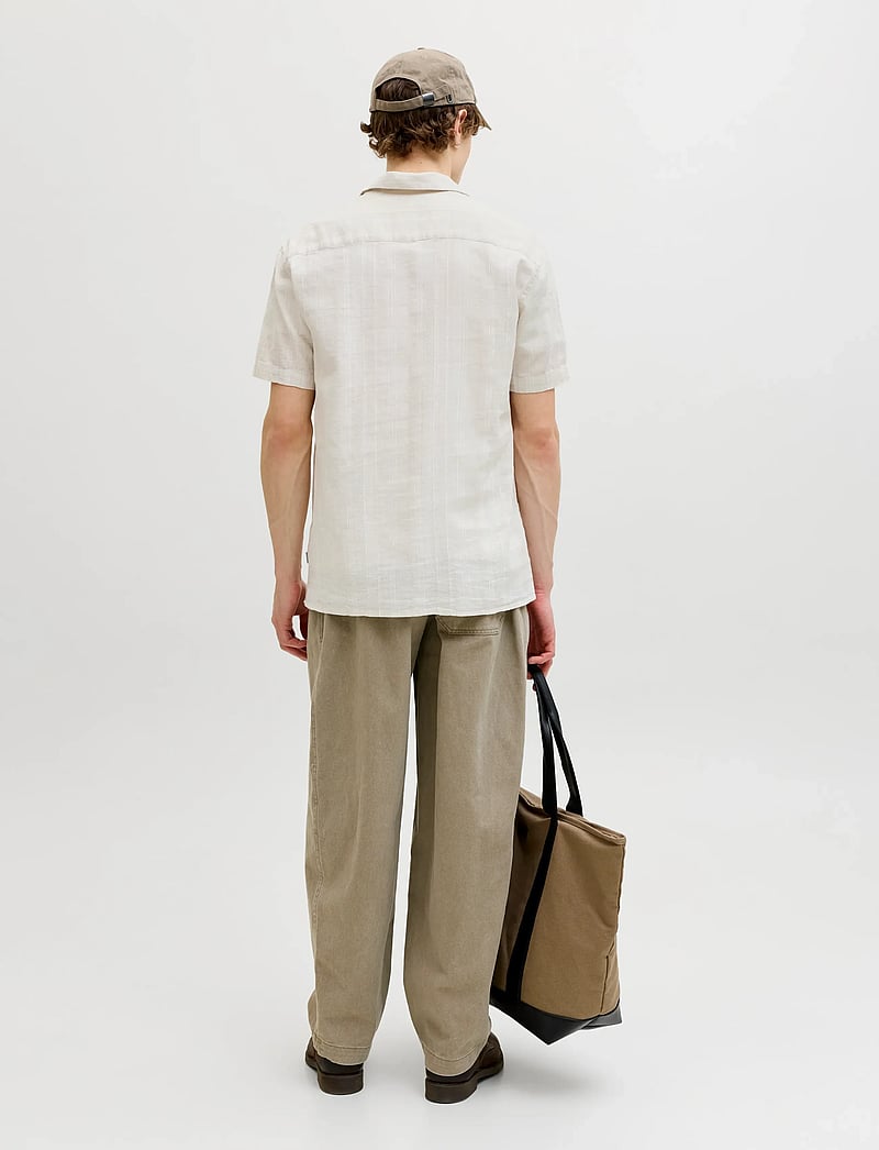 Jack & Jones - JPRBLUSUMMER LIN. BLEN DOBBY SS SHIRT SN - stribede skjorter - lemon pepper - 2