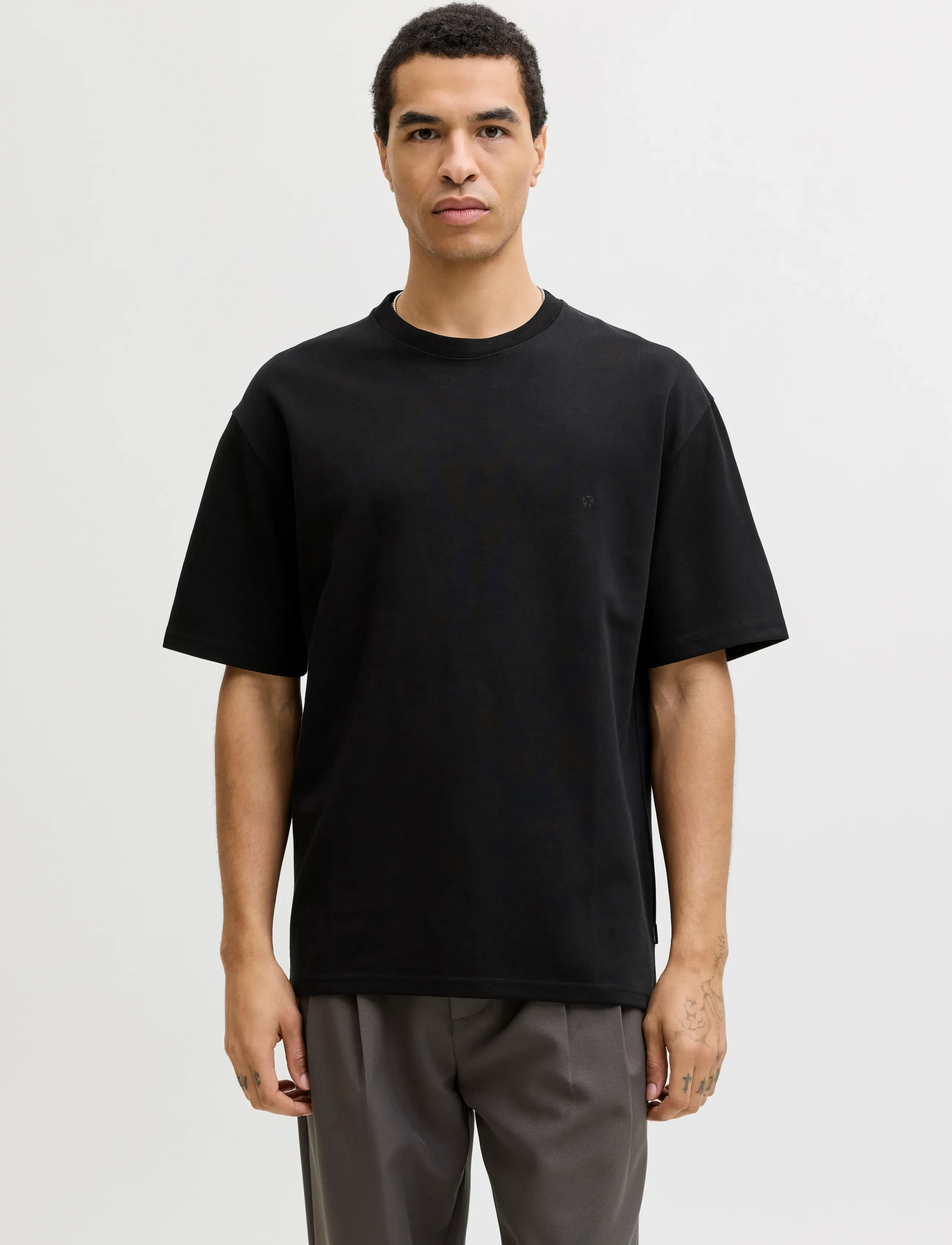 Jack & Jones JPRBLAETHAN SS LOGO TEE SN - T-särgid - BLACK / black