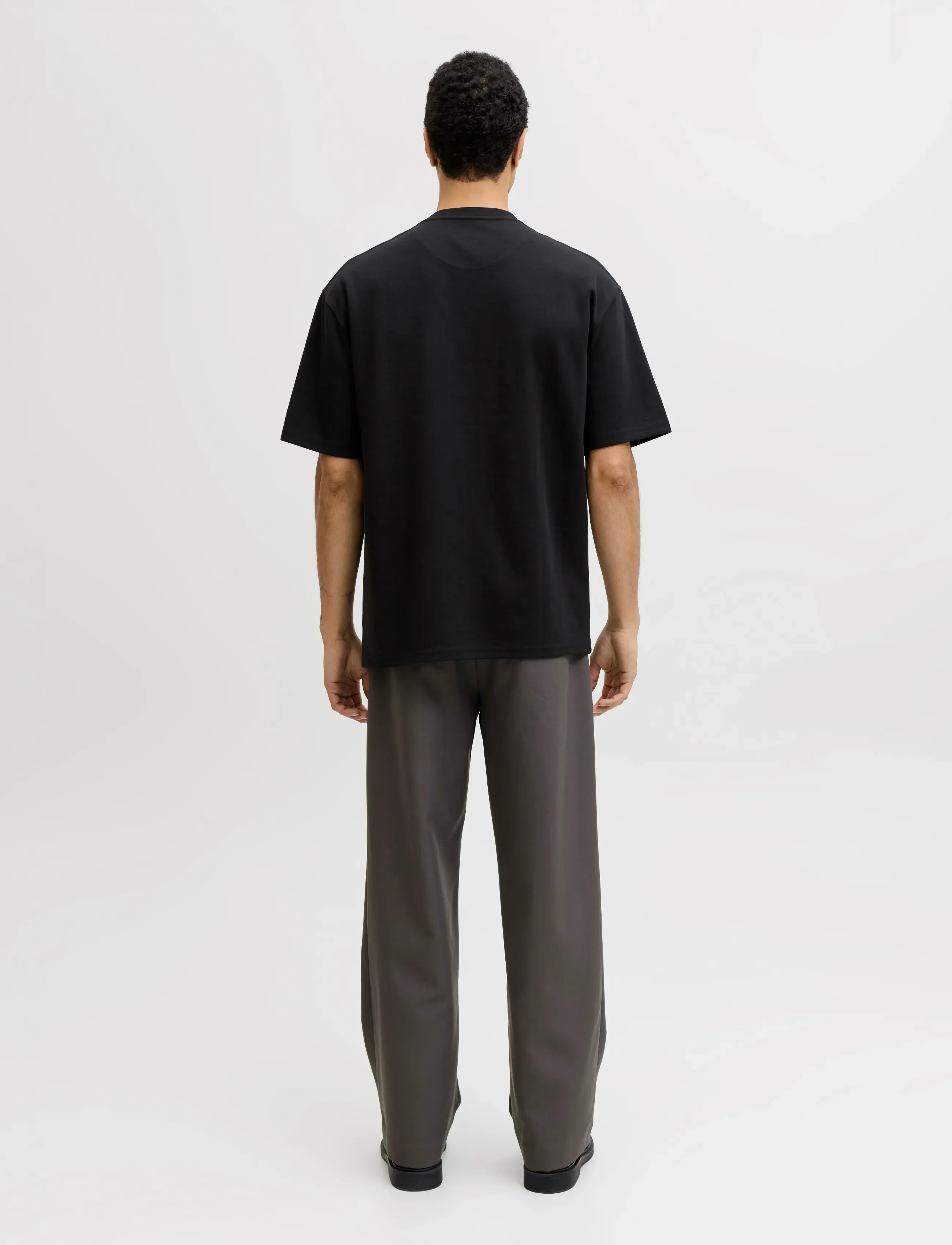 Jack & Jones - JPRBLAETHAN SS LOGO TEE SN - short-sleeved t-shirts - black - 2