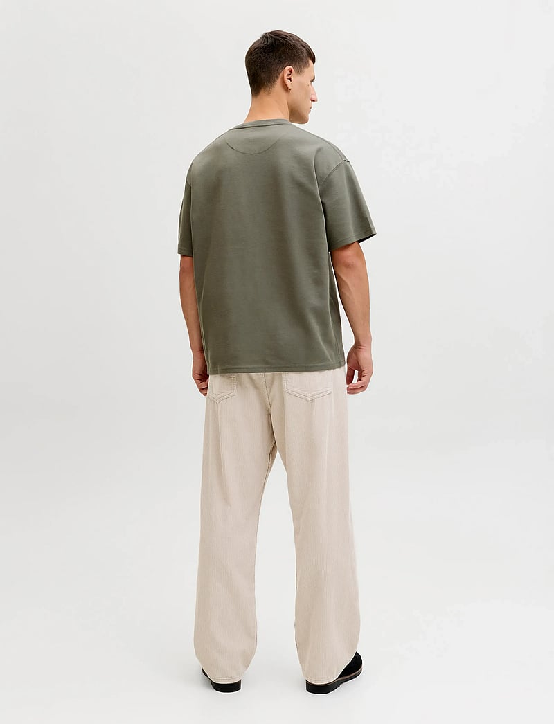 Jack & Jones - JPRBLAETHAN SS LOGO TEE SN - lühikeste varrukatega t-särgid - smokey olive - 2