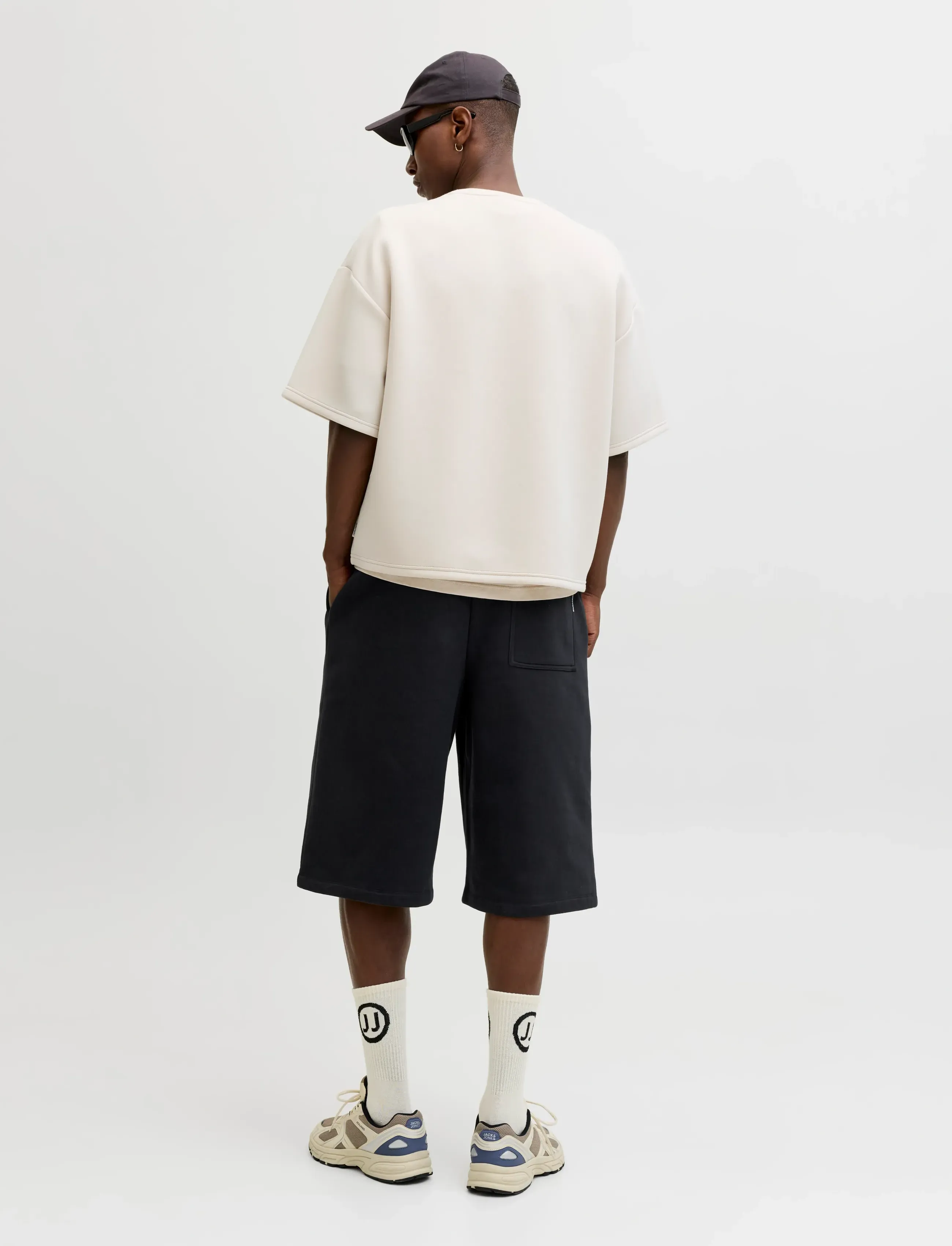 Jack & Jones - JPSTOWEN FALLS SWEAT SHORTS XXLNG LN - lühikesed dressipüksid - black - 3
