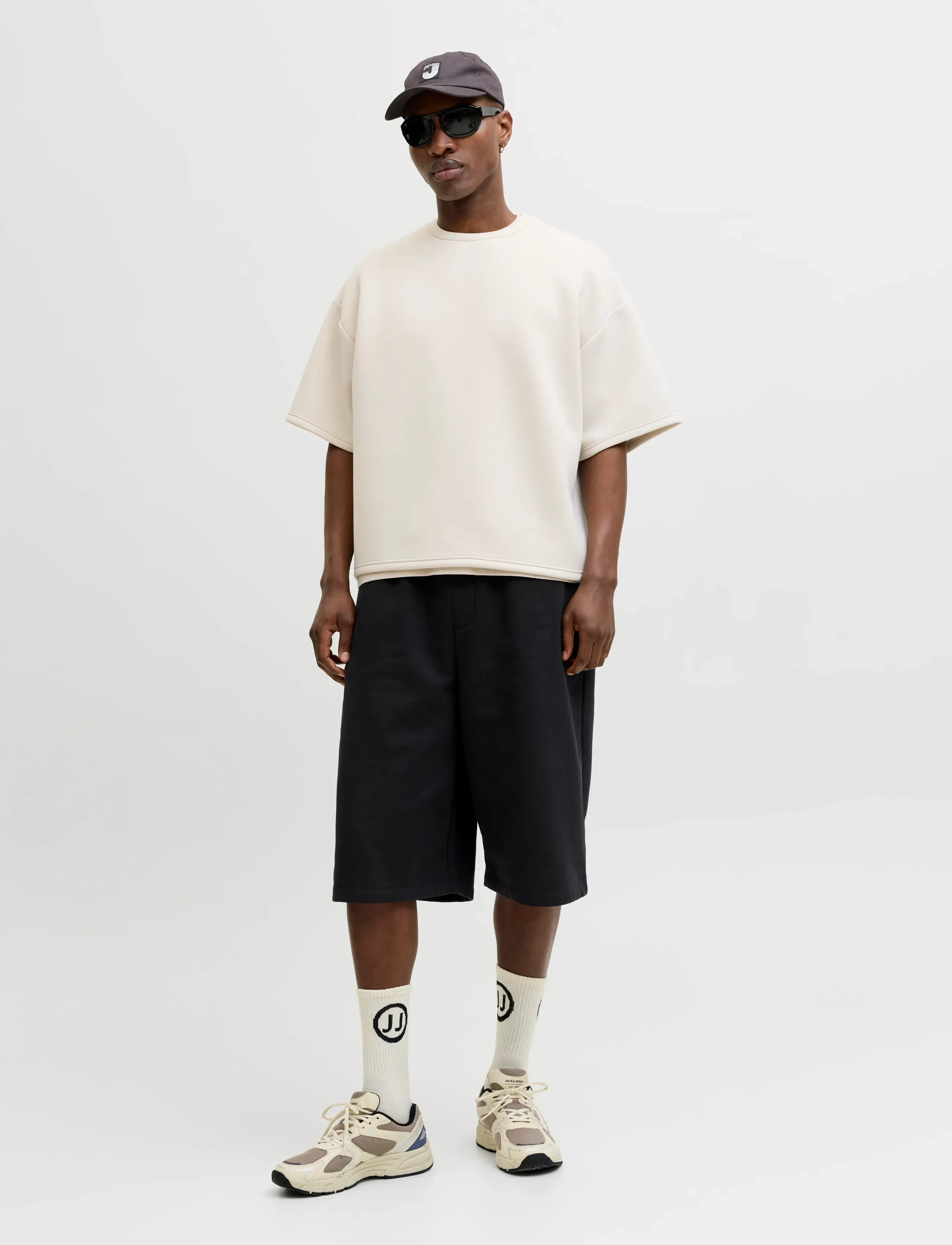 Jack & Jones - JPSTOWEN FALLS SWEAT SHORTS XXLNG LN - lühikesed dressipüksid - black - 4