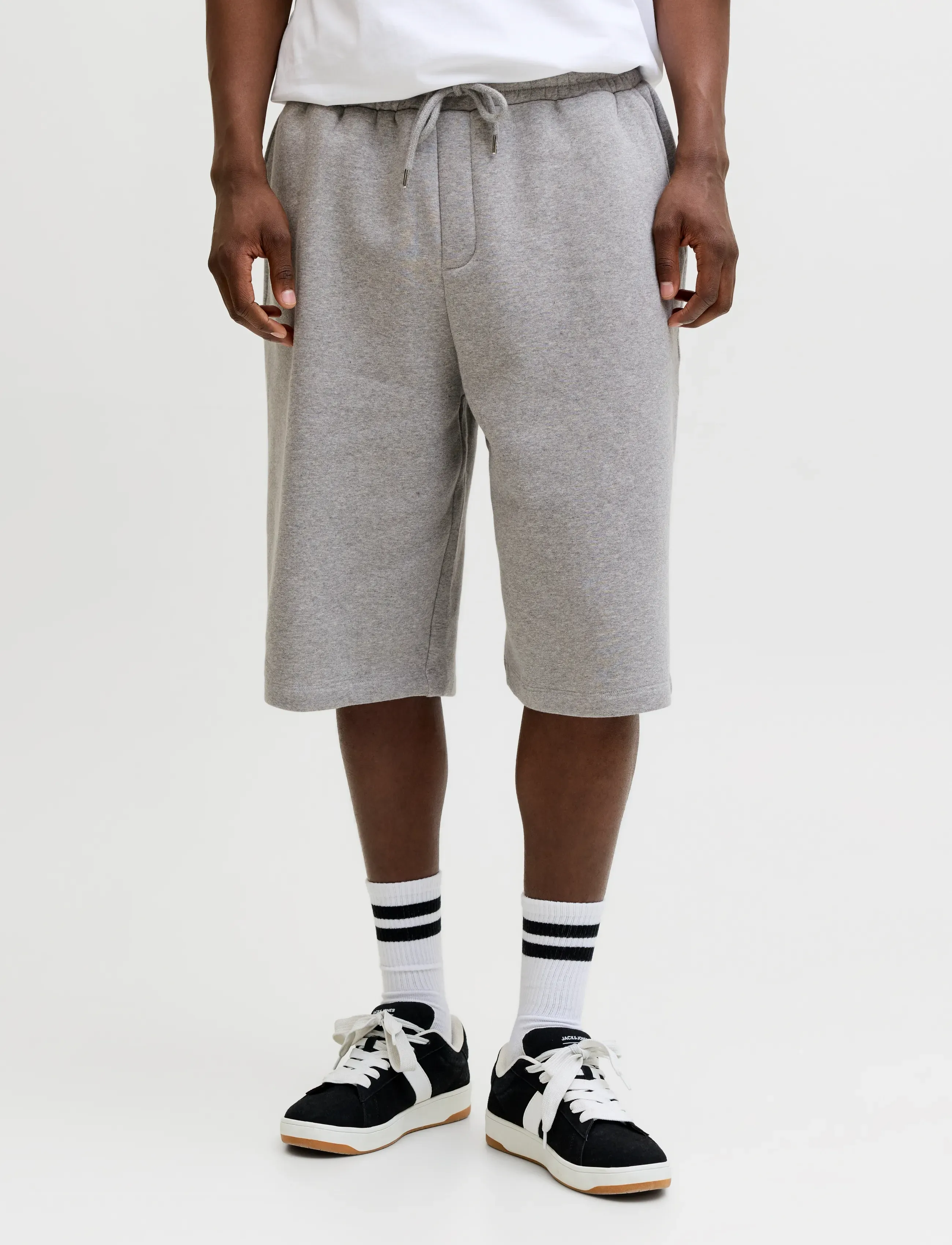 Jack & Jones JPSTOWEN FALLS SWEAT SHORTS XXLNG LN - Shorts - LIGHT GREY MELANGE / grey