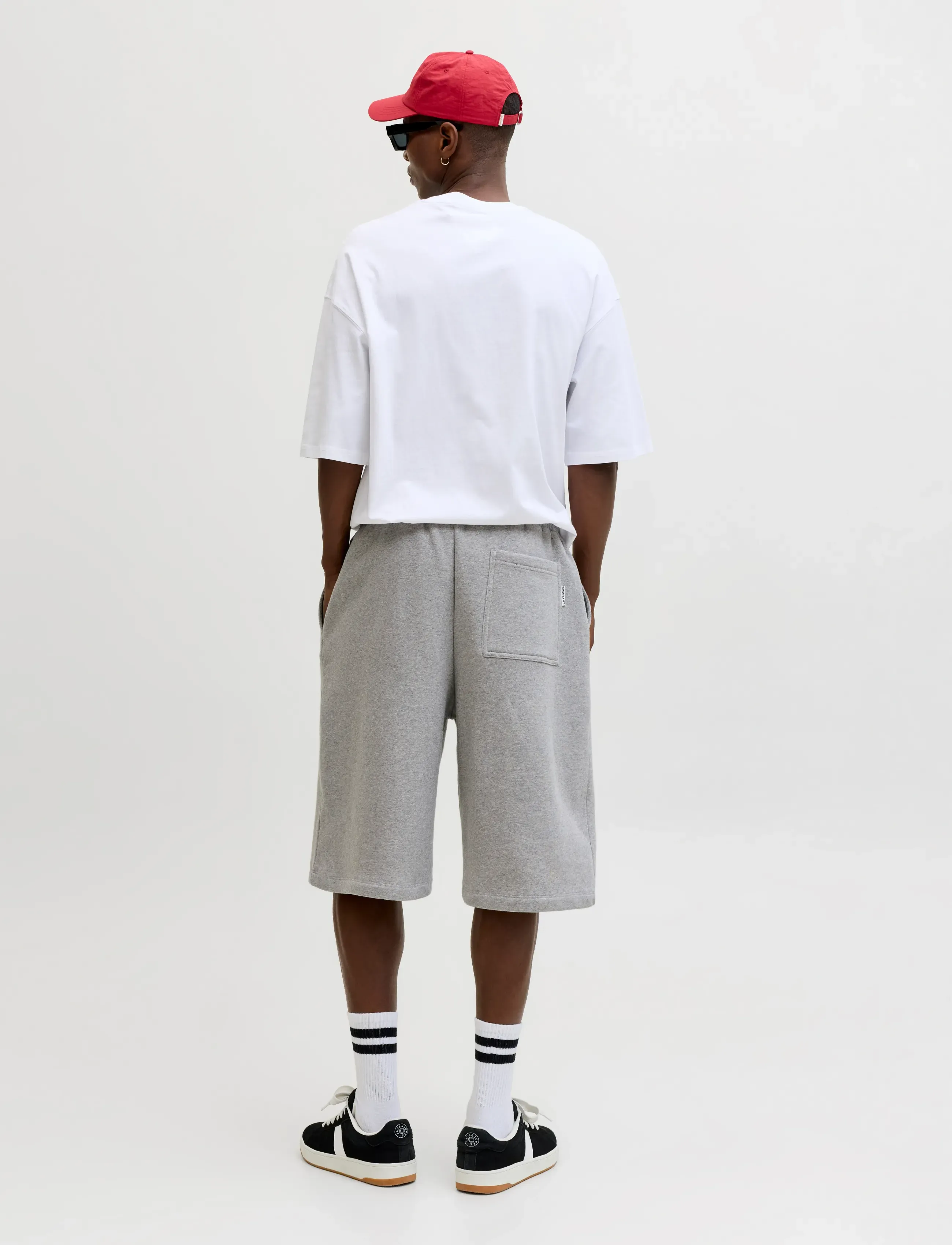 Jack & Jones - JPSTOWEN FALLS SWEAT SHORTS XXLNG LN - sweatshorts - light grey melange - 3