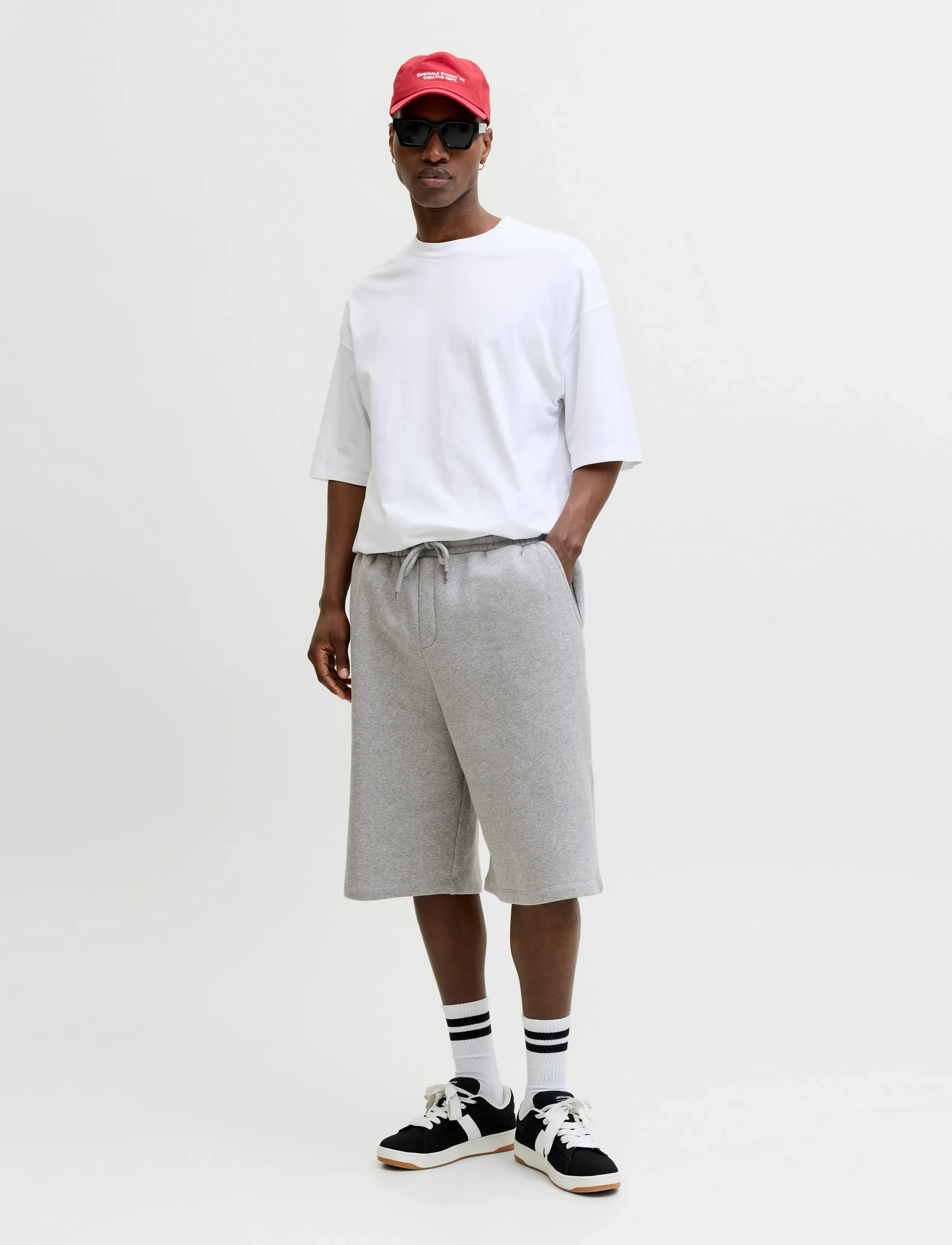 Jack & Jones - JPSTOWEN FALLS SWEAT SHORTS XXLNG LN - sweatshorts - light grey melange - 4