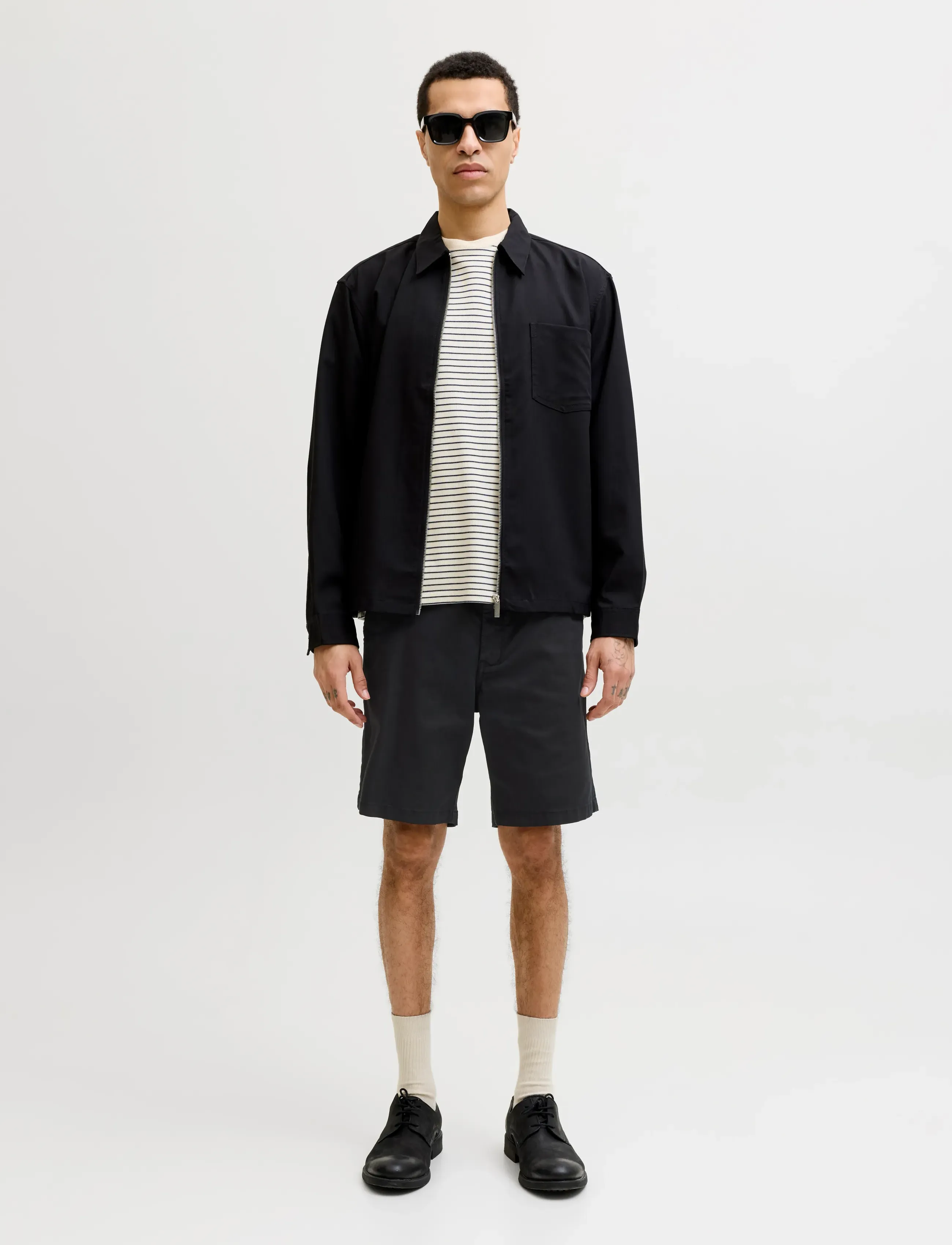 Jack & Jones - JPSTACE VANCE CHINO SHORTS REG SN - chinos shorts - black - 4