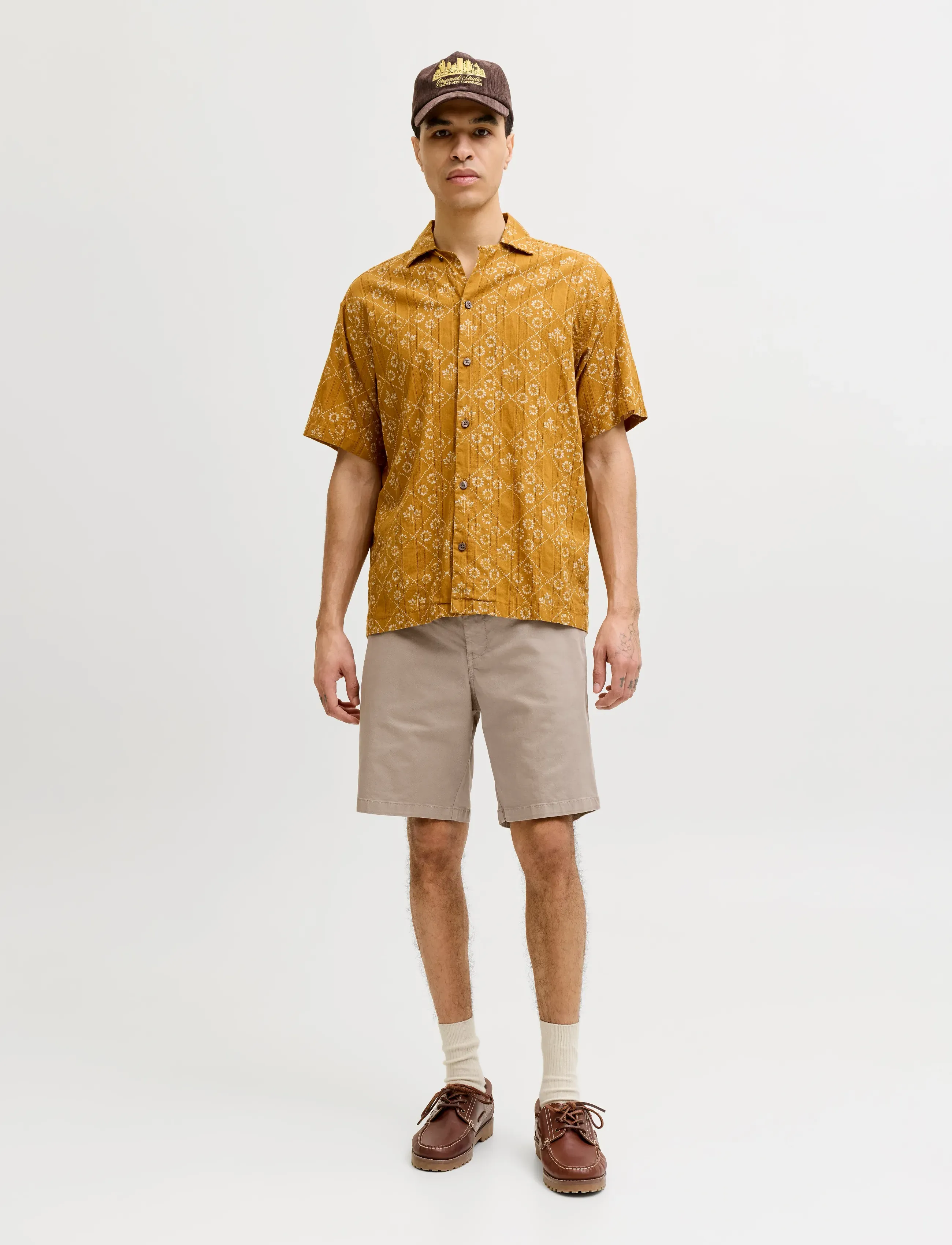 Jack & Jones - JPSTACE VANCE CHINO SHORTS REG SN - chinos shorts - lemon pepper - 4