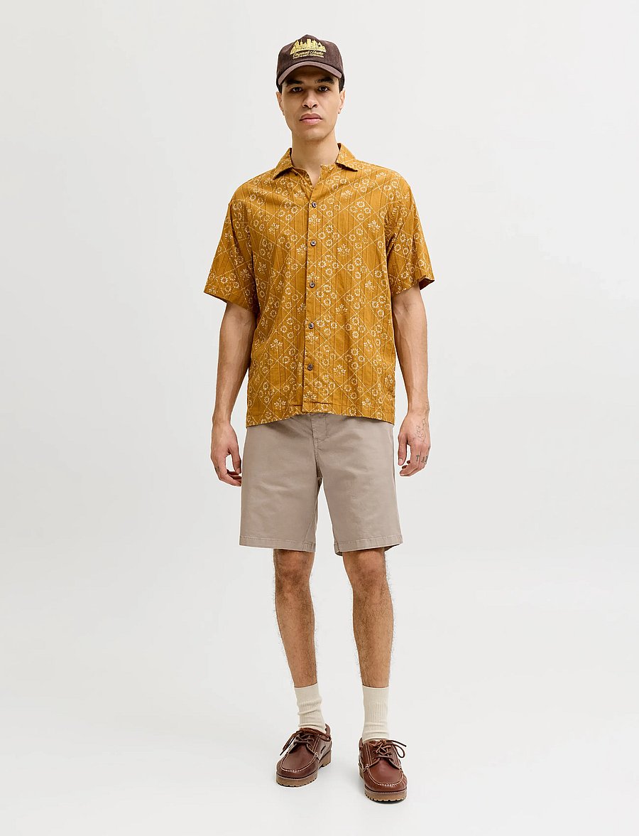Jack & Jones - JPSTACE VANCE CHINO SHORTS REG SN - chinos shorts - lemon pepper - 4