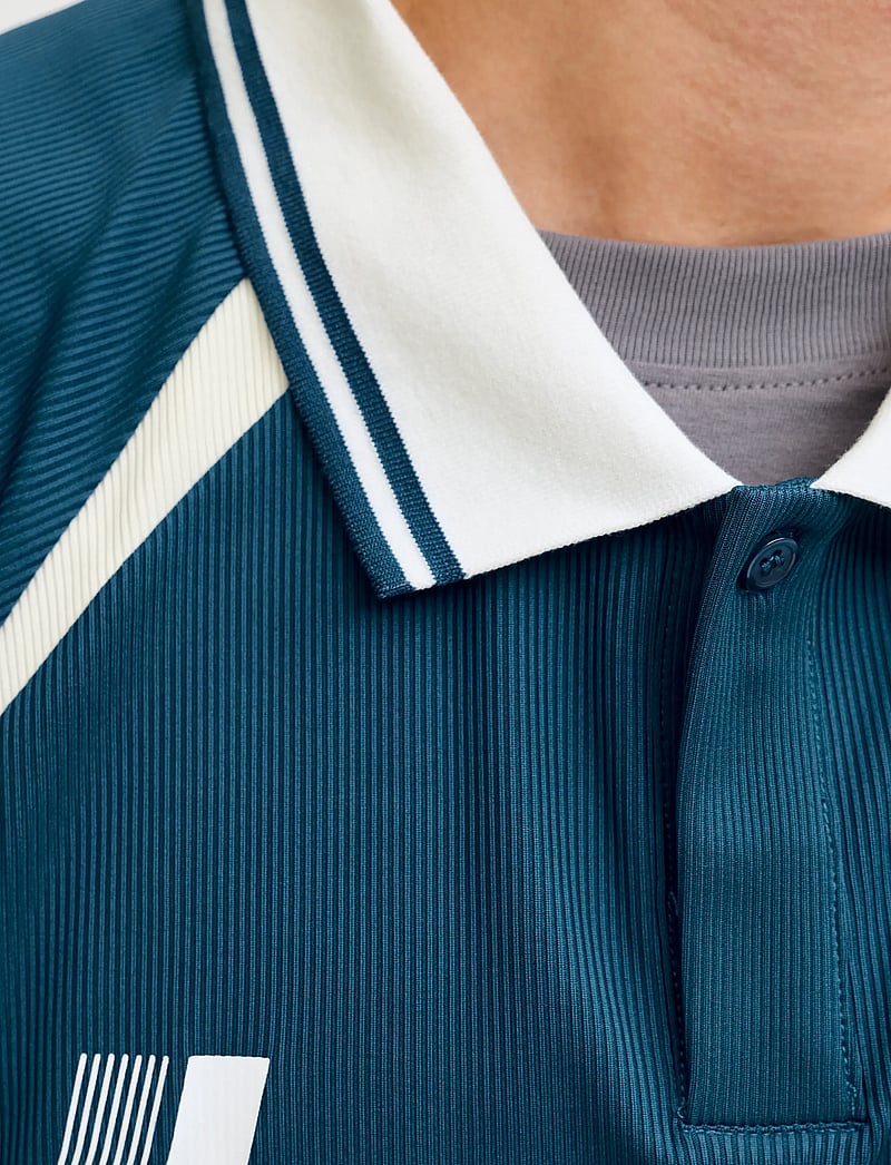 Jack & Jones - JCOCLUB RIBBED FOOTBALL POLO SS - toppar & t-shirts - poseidon - 5