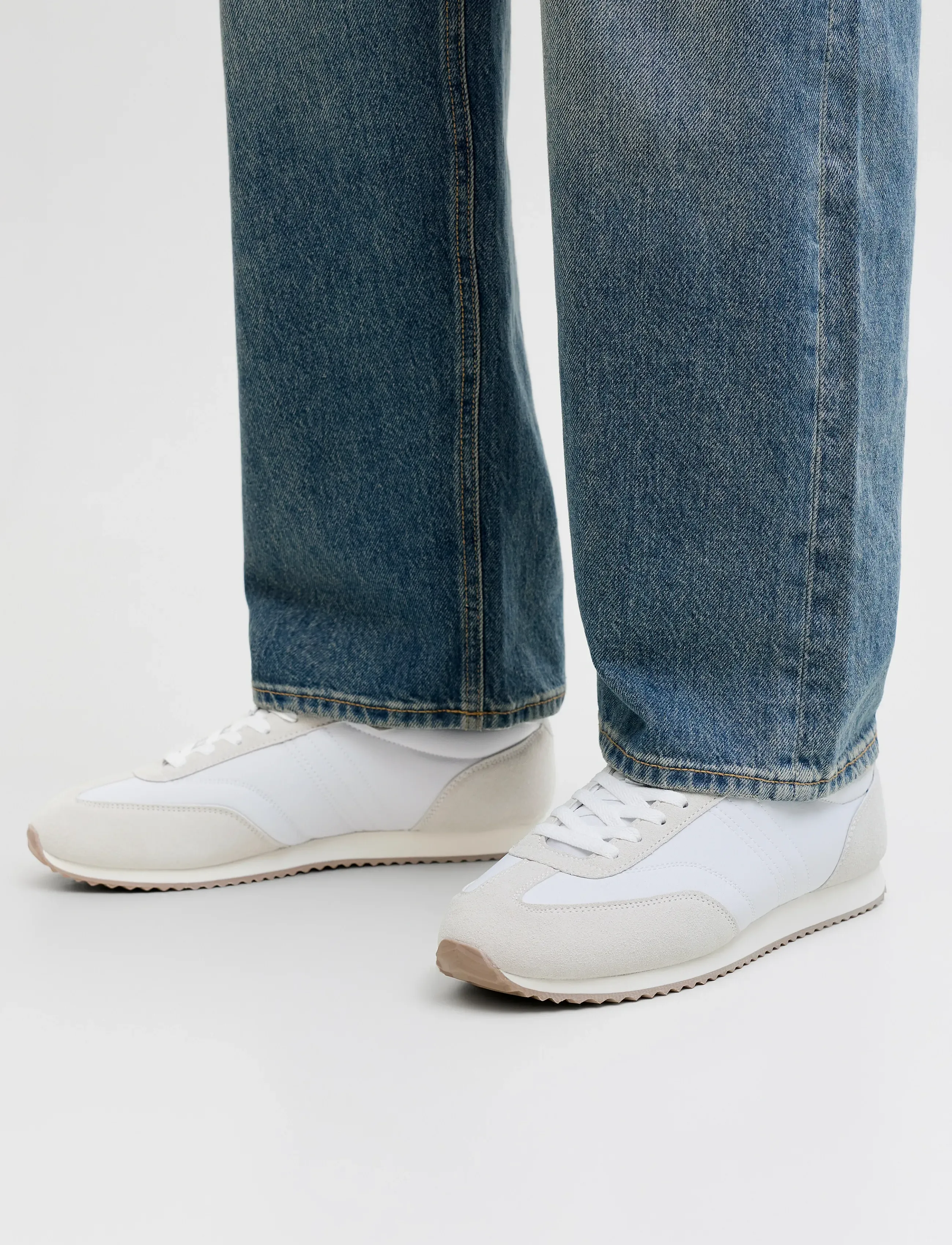 Jack & Jones JFWBURTON RUNNER INTERNATIONAL CAMPAIGN - Kolekcje - WHITE ONYX / grey