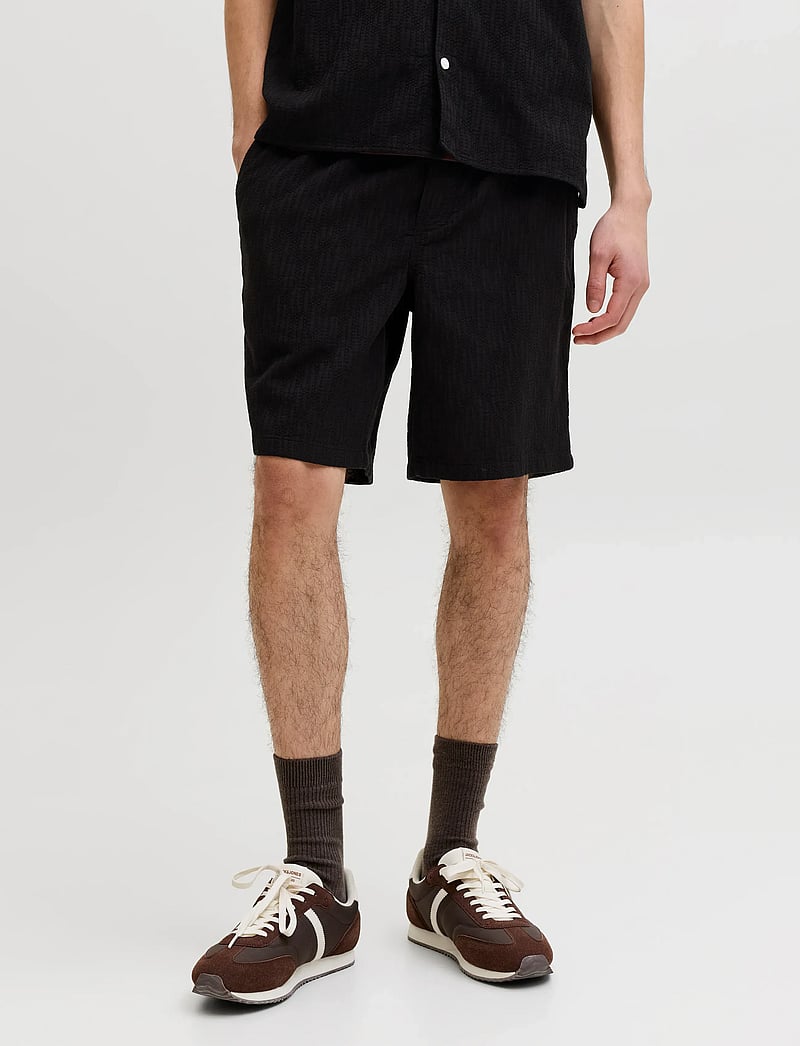 Jack & Jones - JPSTJAIDEN WAVY JOGGER SHORTS REG SN - püksid - black - 0