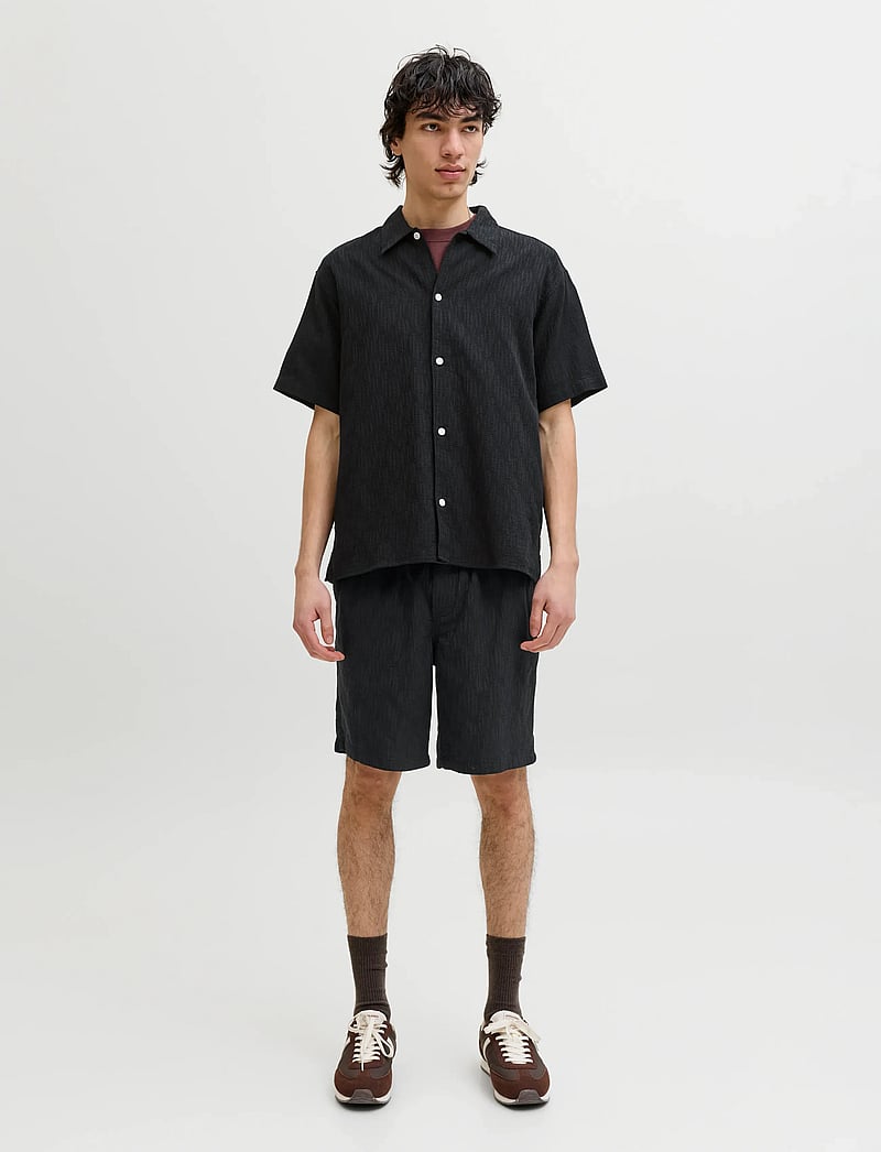 Jack & Jones - JORMONTAUK WAVY TEXTURE SHIRT SS SN - kortærmede skjorter - black - 3