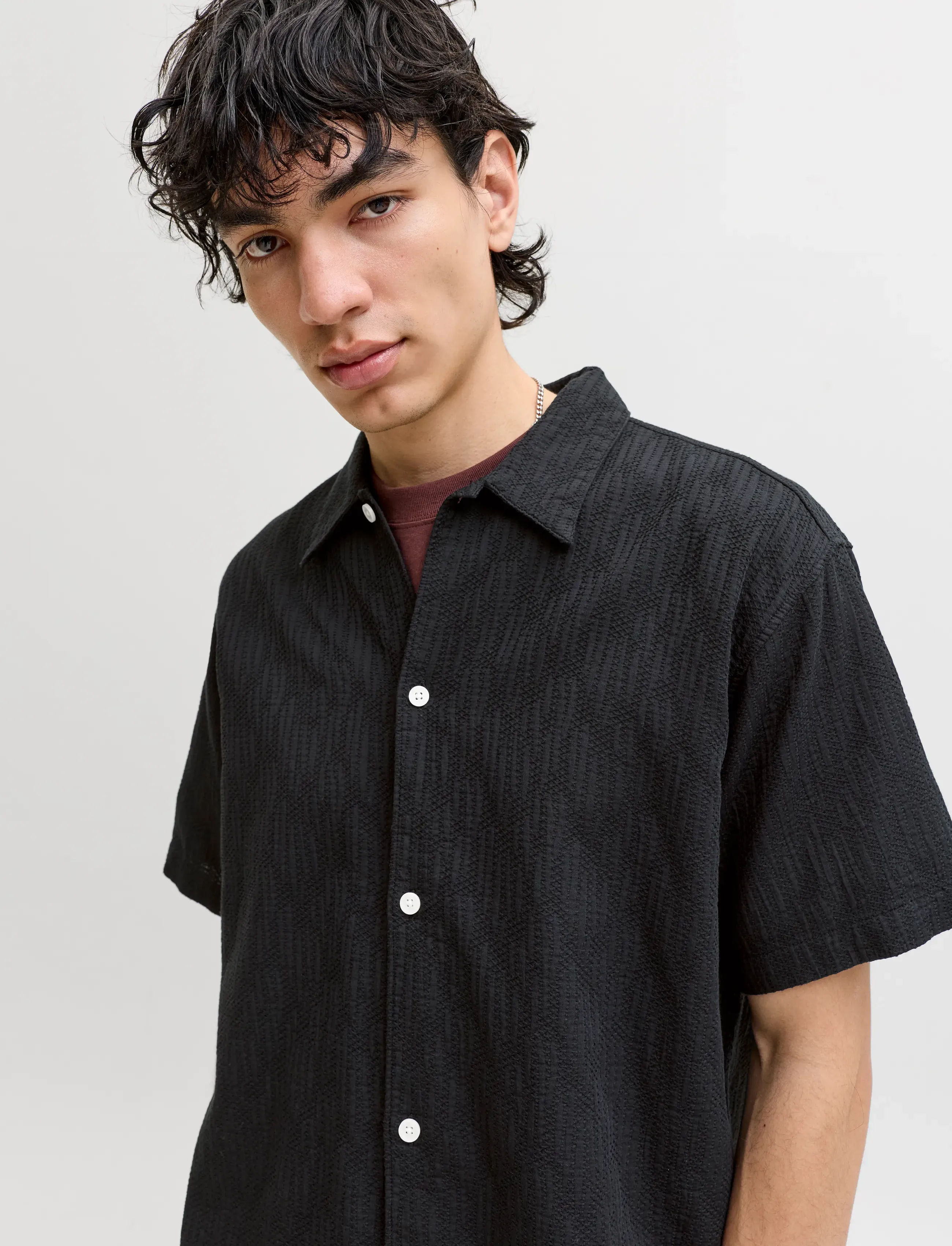 Jack & Jones - JORMONTAUK WAVY TEXTURE SHIRT SS SN - short-sleeved shirts - black - 4