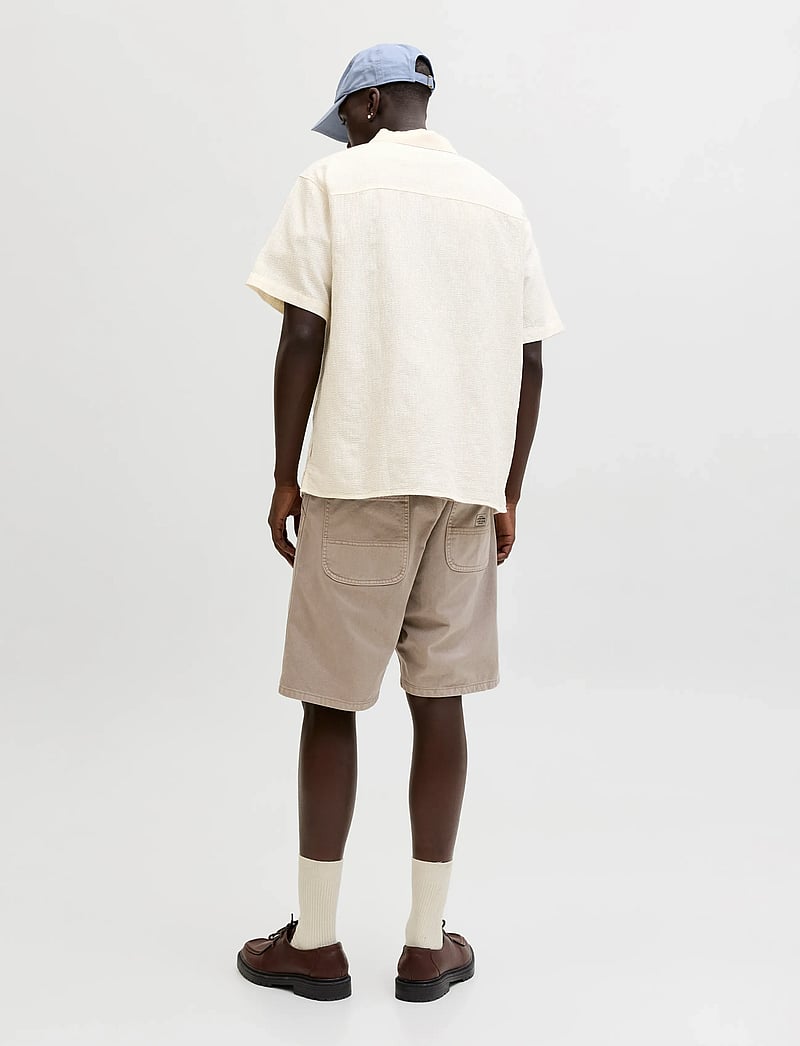 Jack & Jones - JORMONTAUK WAVY TEXTURE SHIRT SS SN - kortærmede skjorter - cloud dancer - 3