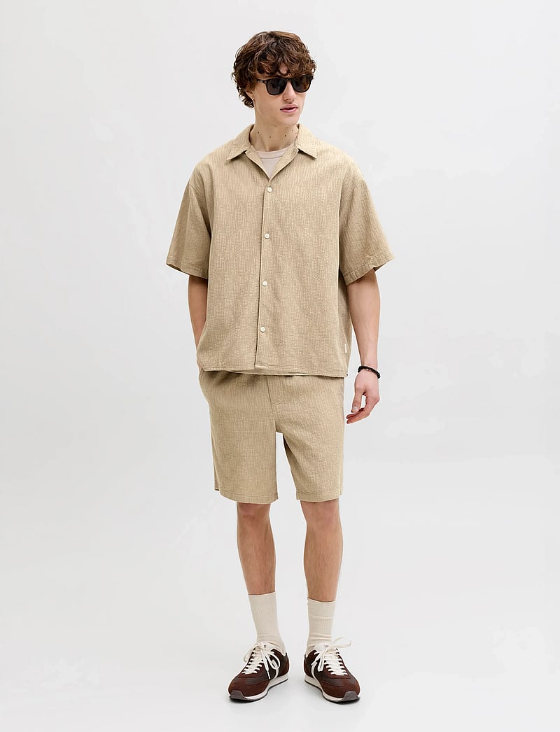 Jack & Jones - JORMONTAUK WAVY TEXTURE SHIRT SS SN - kortærmede skjorter - crockery - 3