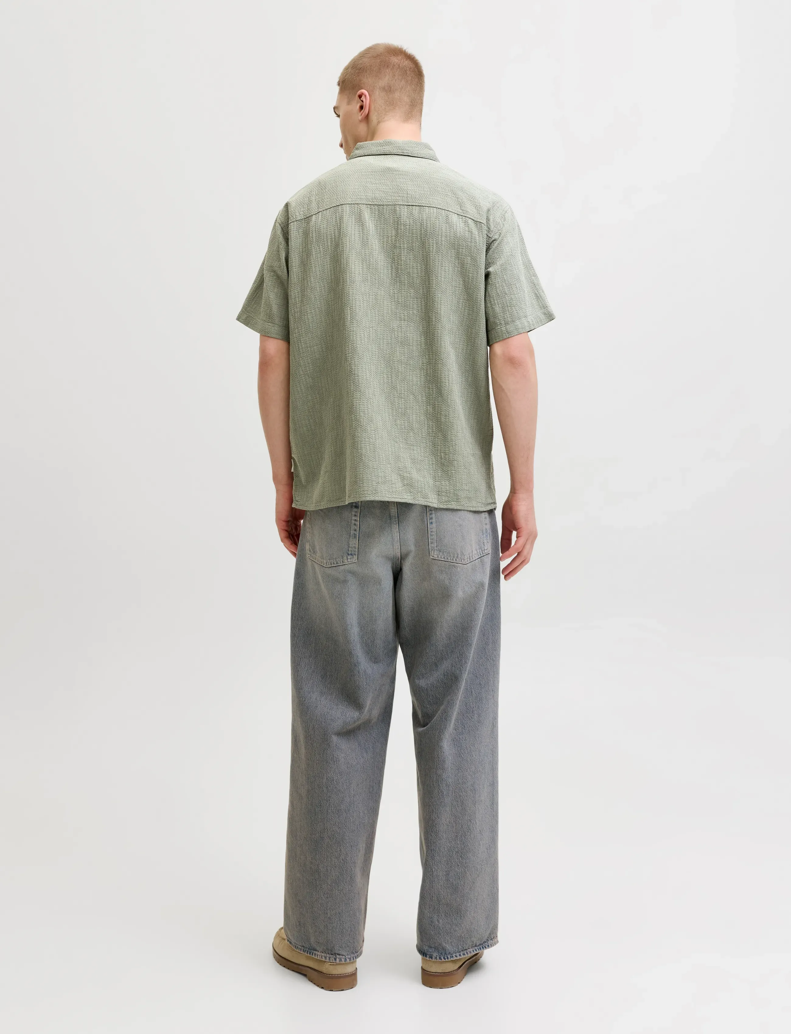 Jack & Jones - JORMONTAUK WAVY TEXTURE SHIRT SS SN - kurzarmhemden - vetiver - 2