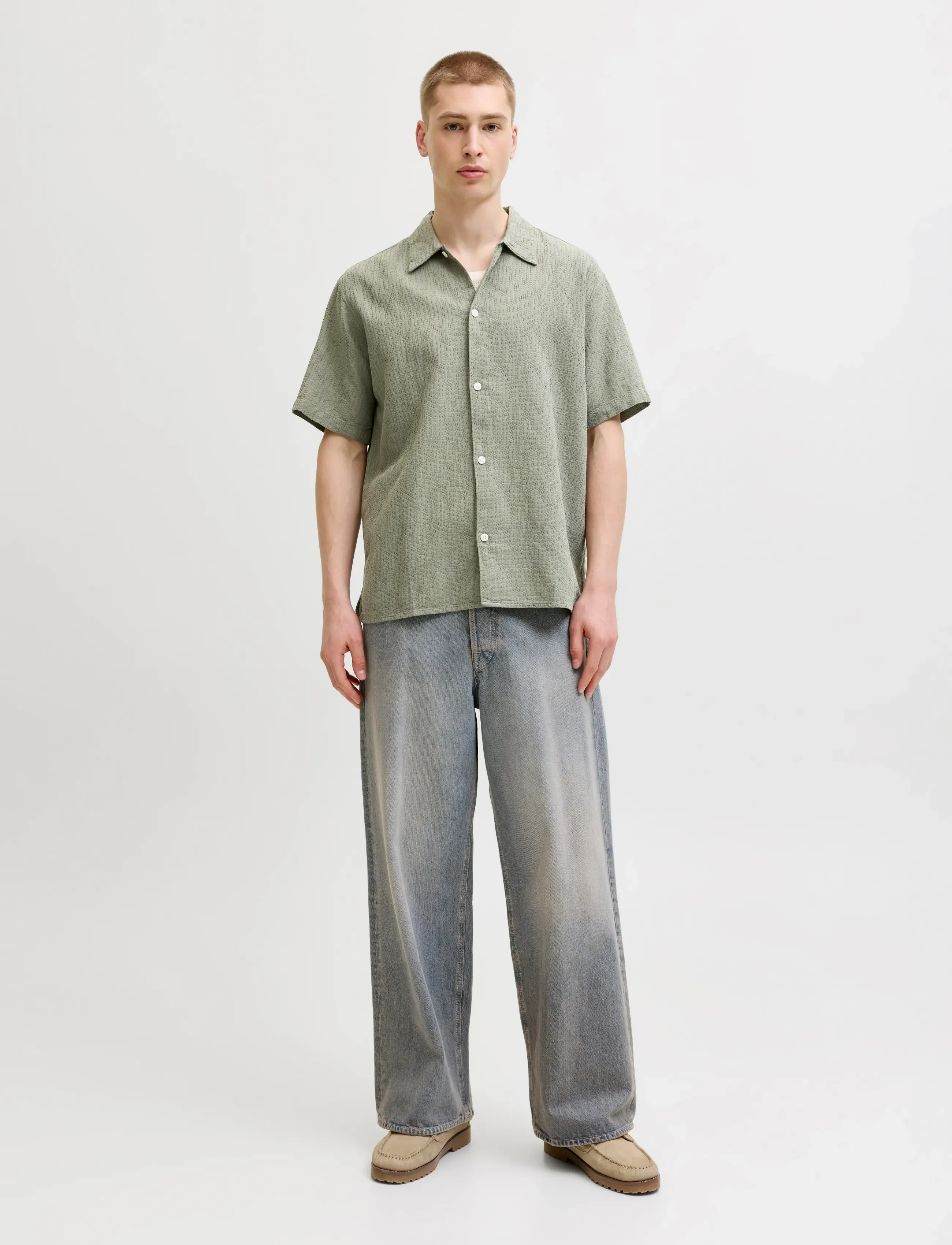 Jack & Jones - JORMONTAUK WAVY TEXTURE SHIRT SS SN - kurzarmhemden - vetiver - 3