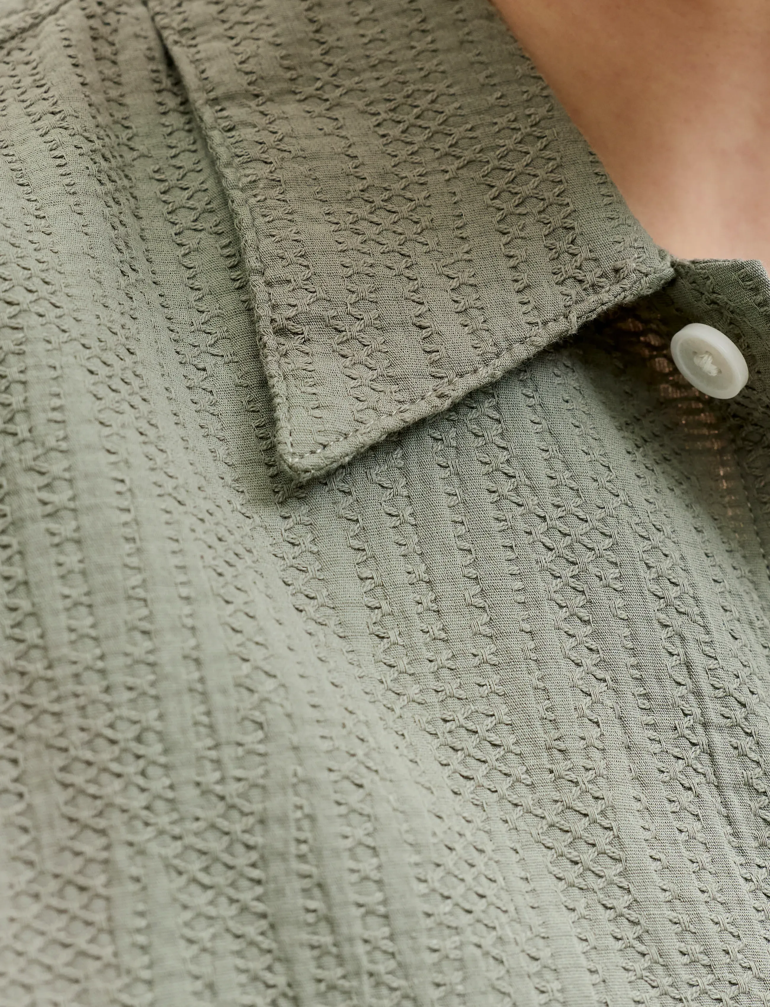 Jack & Jones - JORMONTAUK WAVY TEXTURE SHIRT SS SN - kurzarmhemden - vetiver - 5