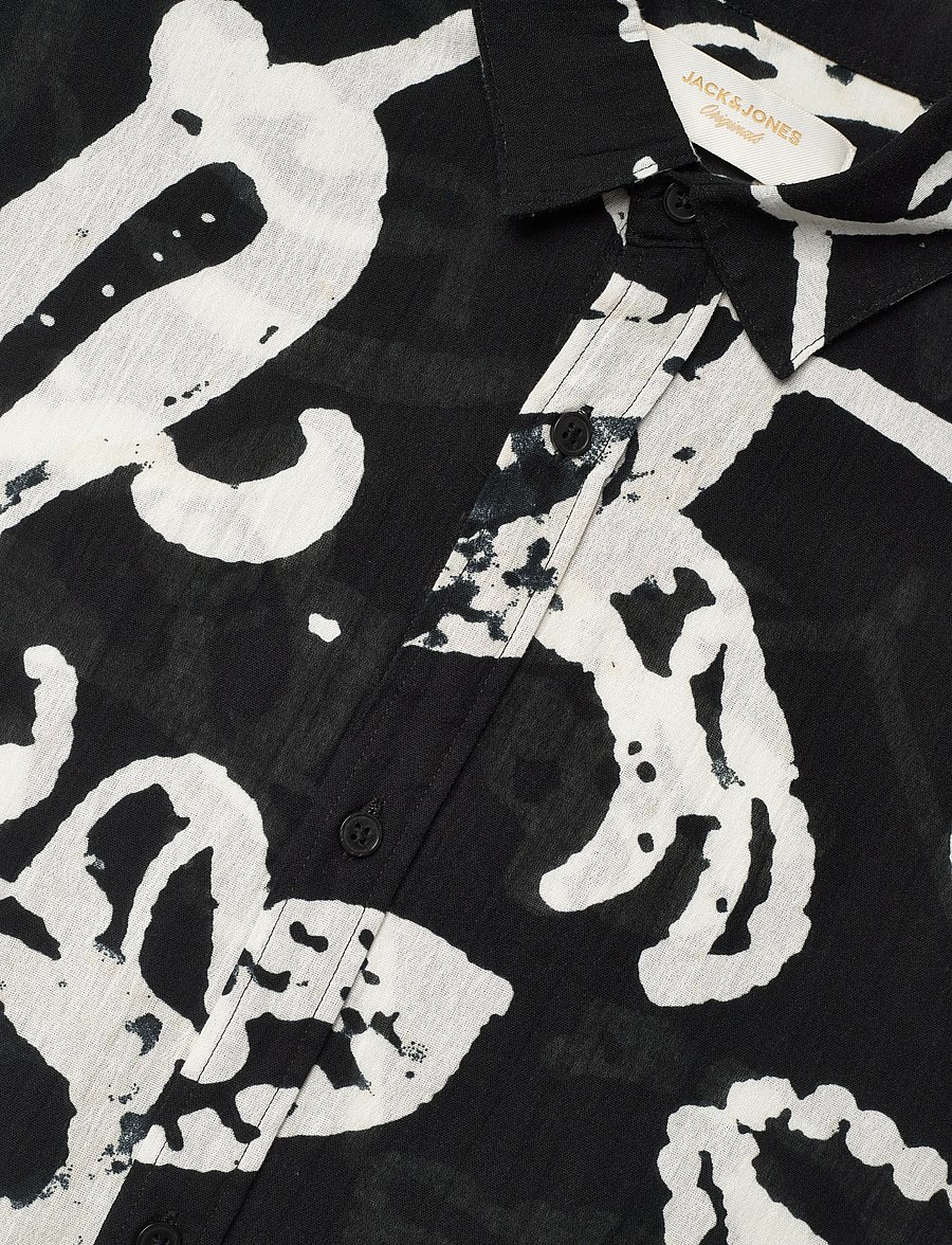 Jack & Jones - JORMONTAUK AOP SHIRT SS - mönstrade skjortor - jet black - 3