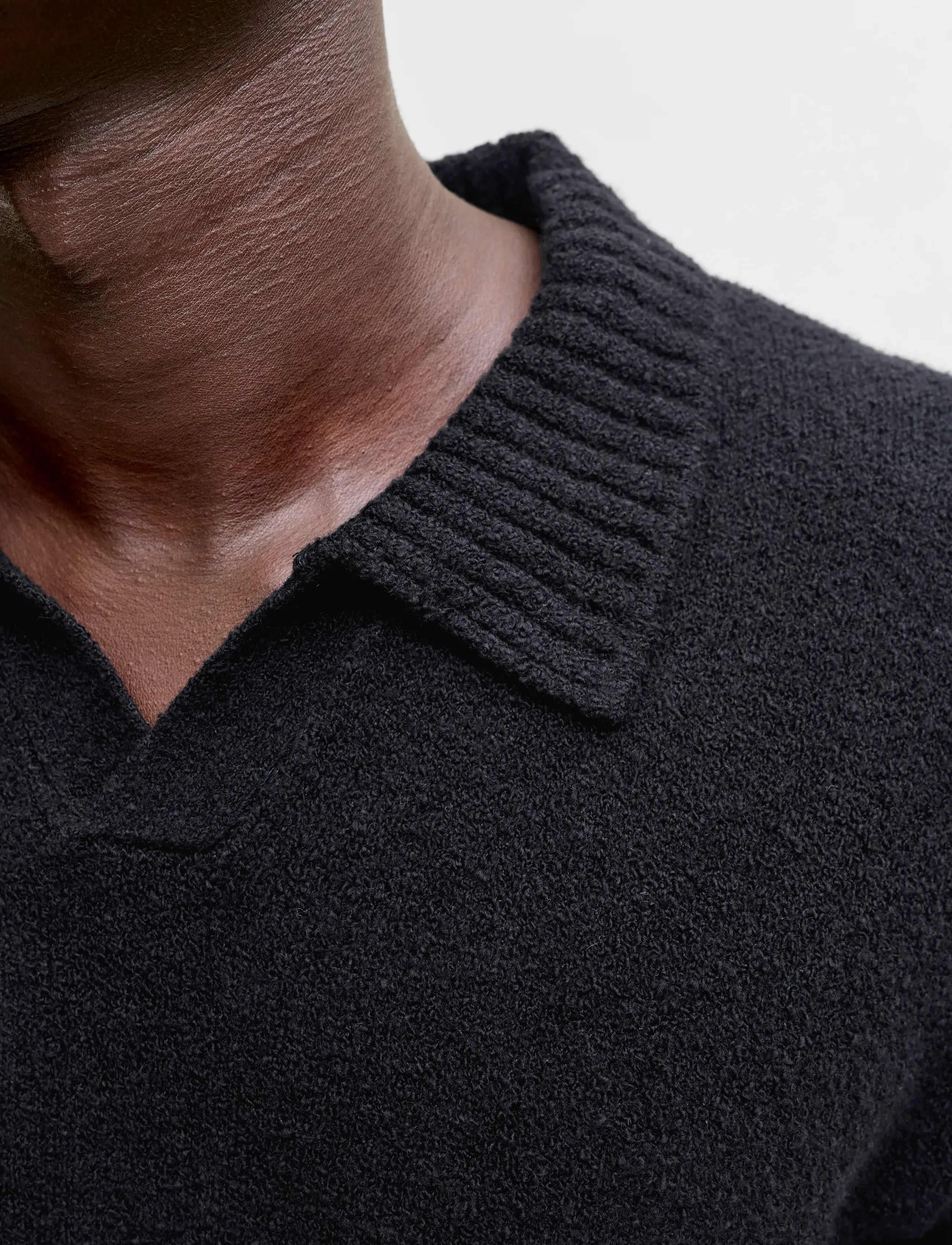 Jack & Jones - JPRBLAMAVERICK KNIT SPLIT NECK STYD AW25 - långärmade stickade pikétröjor - black - 4