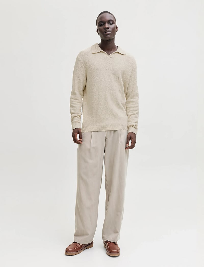 Jack & Jones - JPRBLAMAVERICK KNIT SPLIT NECK STYD AW25 - pikkade varrukatega kootud polosärgid - silver lining - 3