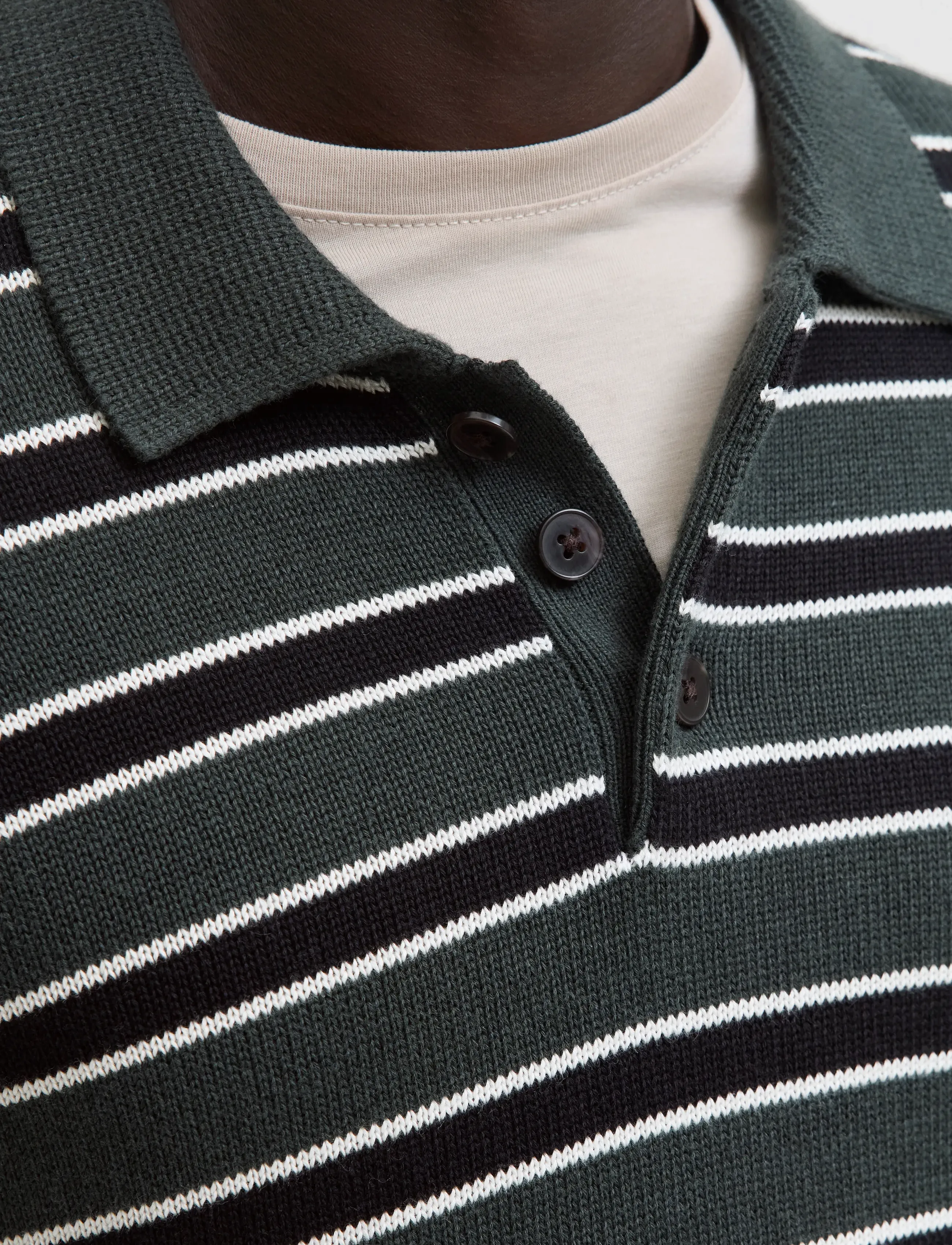 Jack & Jones - JORARGOS KNIT STRIPE POLO STYD AW25 - poloer i strik med lange ærmer - forest river - 4