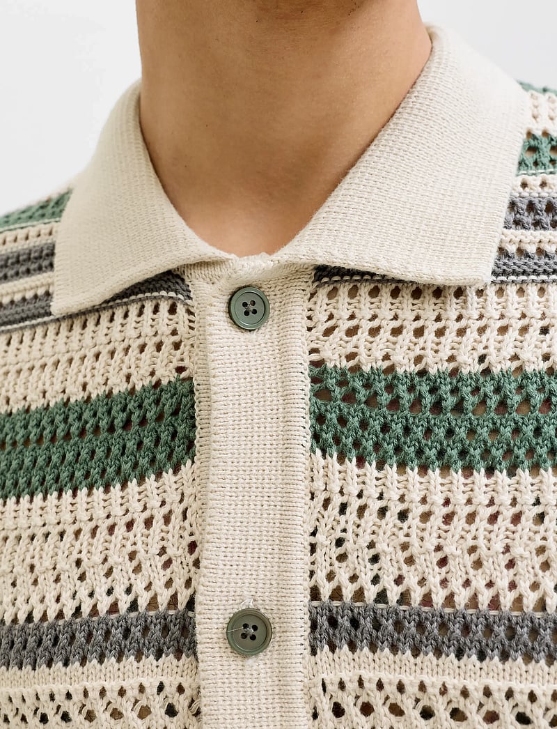 Jack & Jones - JPRBLUHAMILTON BUTTON THROUGH POLO SS - gestrickte polohemden - laurel wreath - 4