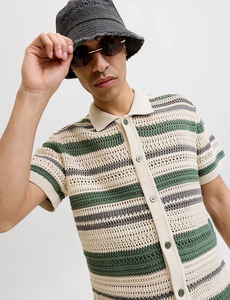 Jack & Jones - JPRBLUHAMILTON BUTTON THROUGH POLO SS - gestrickte polohemden - laurel wreath - 5