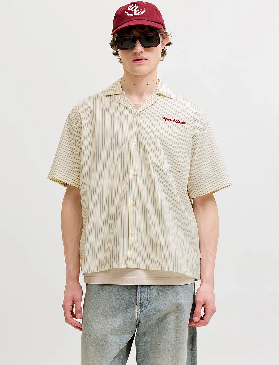Jack & Jones - JORMENTON POPLIN STRIPE RESORT SHIRT SS - kortærmede skjorter - cloud dancer - 0